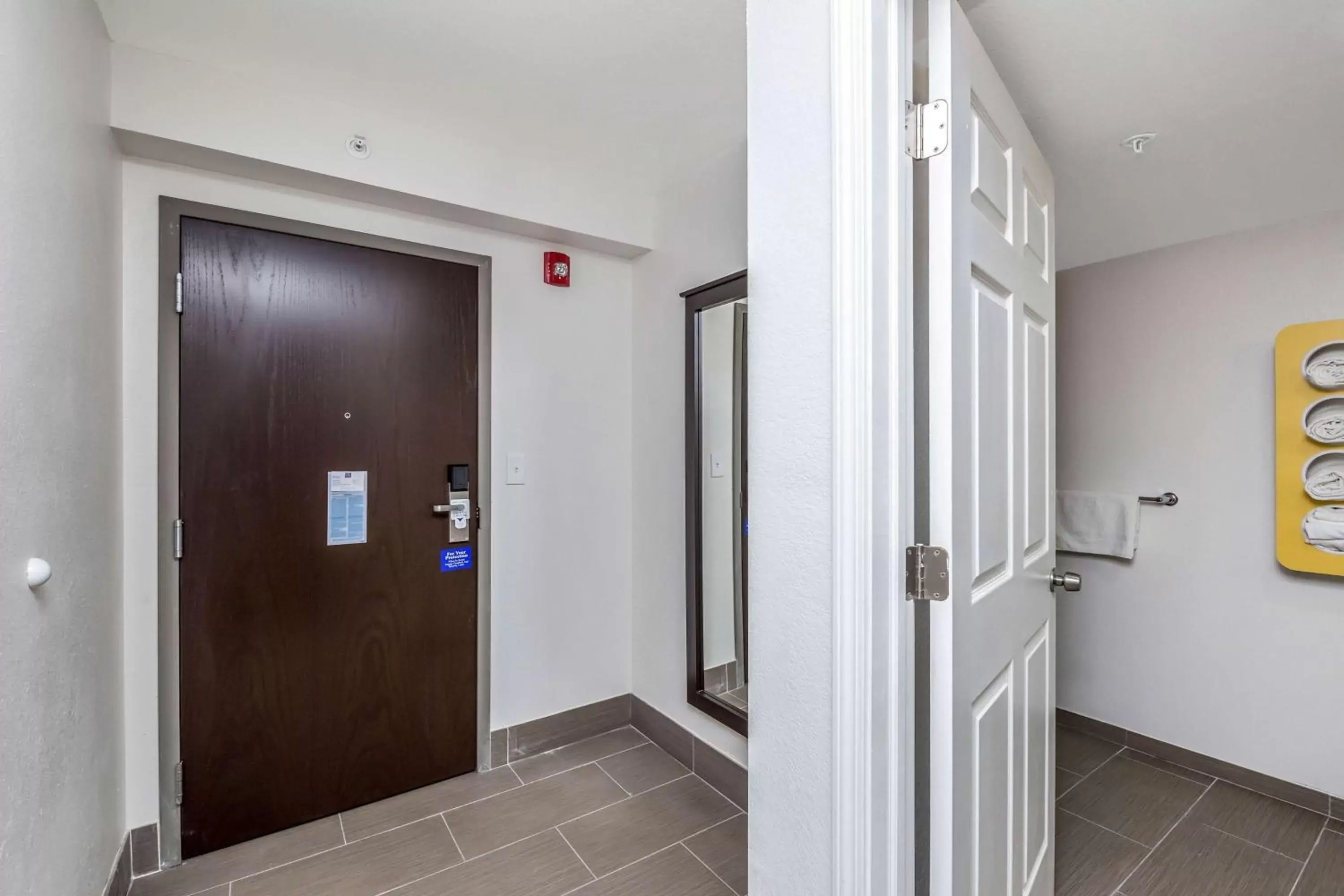 Photo of the whole room in Motel 6 Peoria Photo of the whole room in Motel 6 Peoria