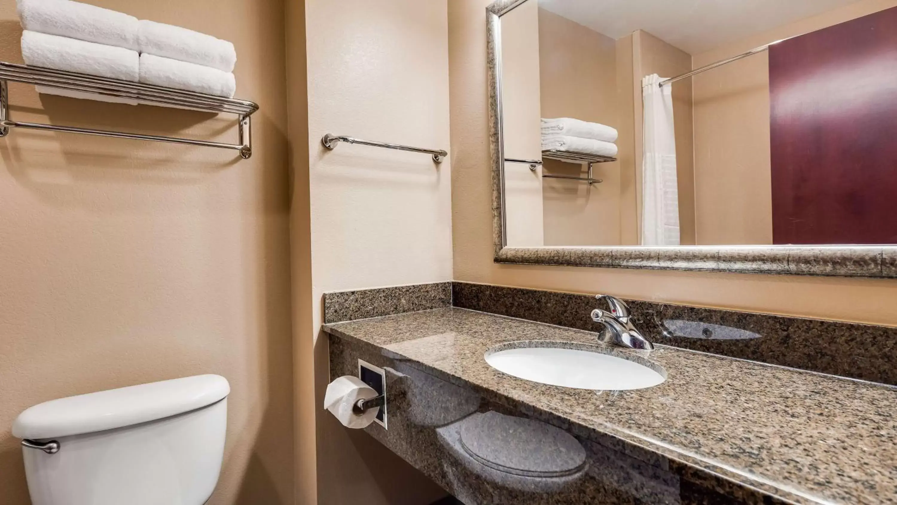 Bathroom in Best Western Carthage Inn & Suites