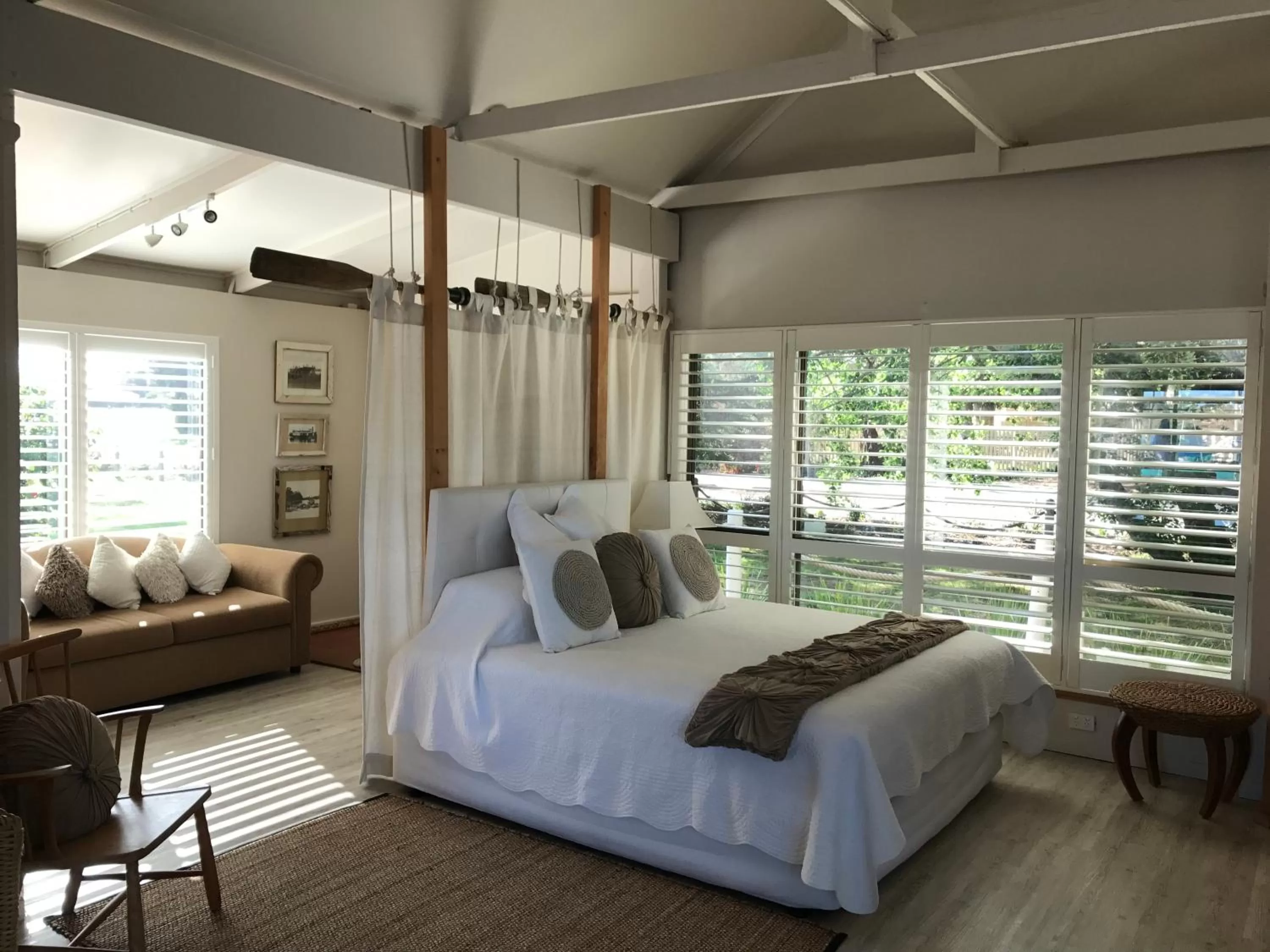 Bedroom, Bed in Boathouse - Birks River Retreat