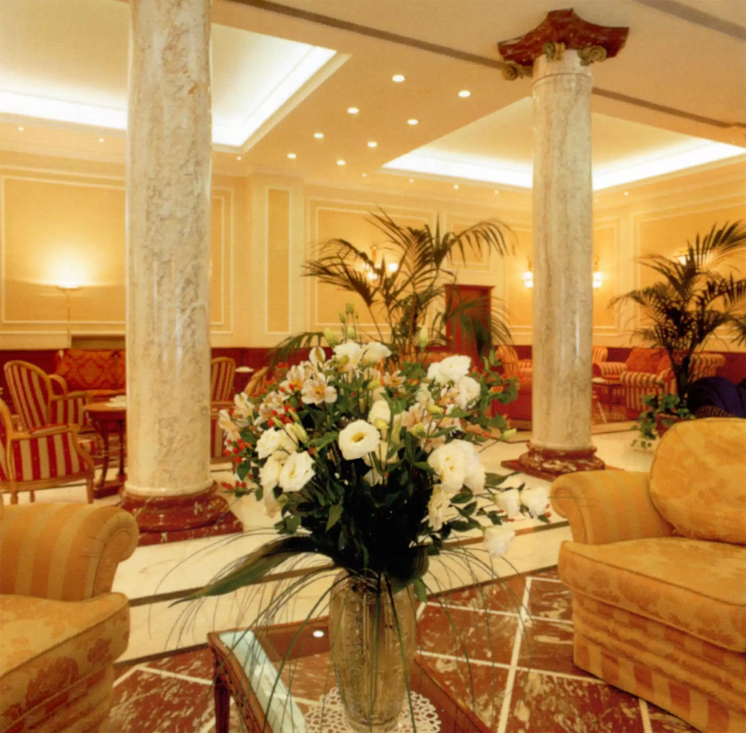 Lounge or bar, Banquet Facilities in Andreola Central Hotel