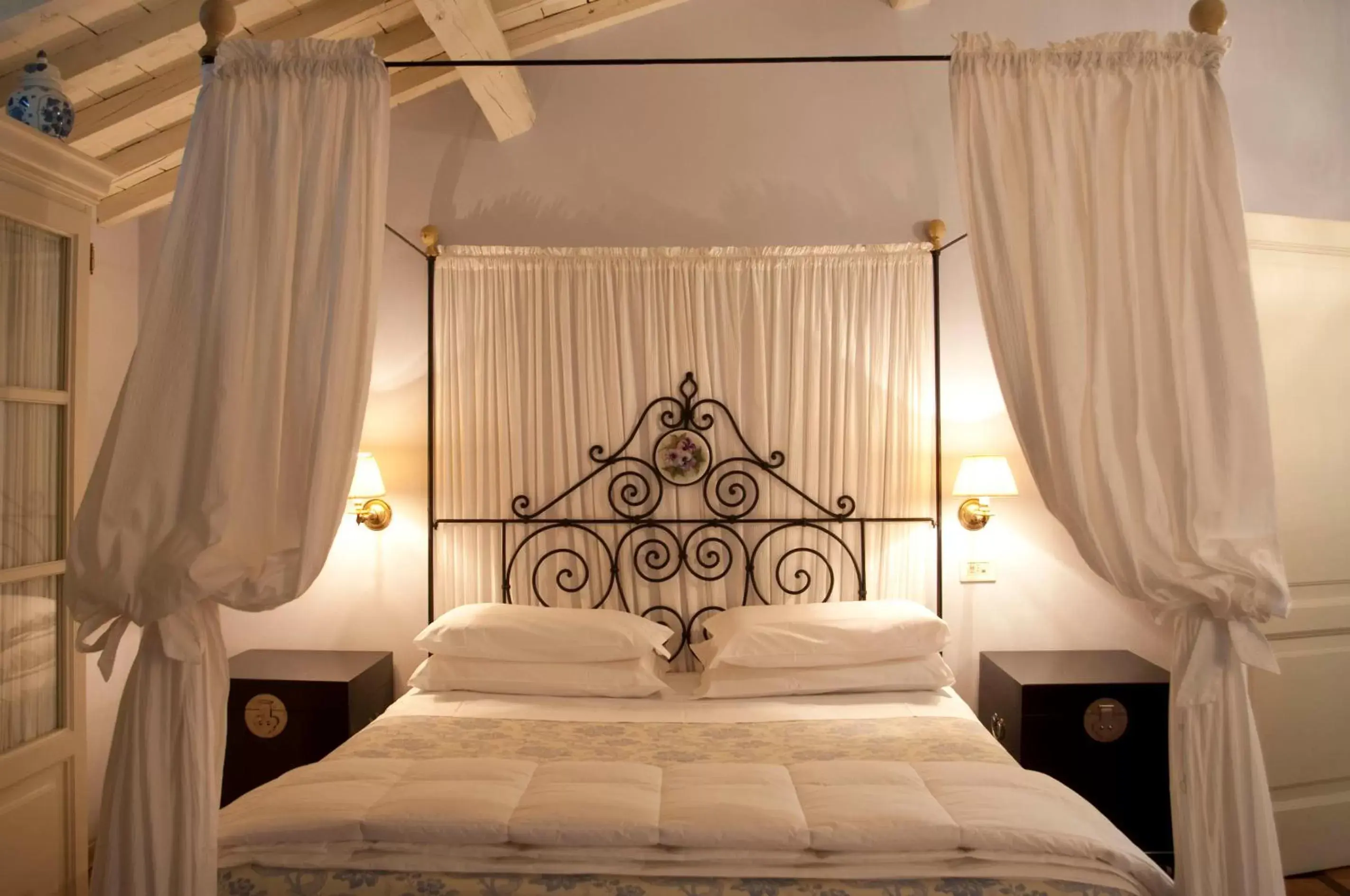 Bedroom, Bed in Villa Le Magnolie