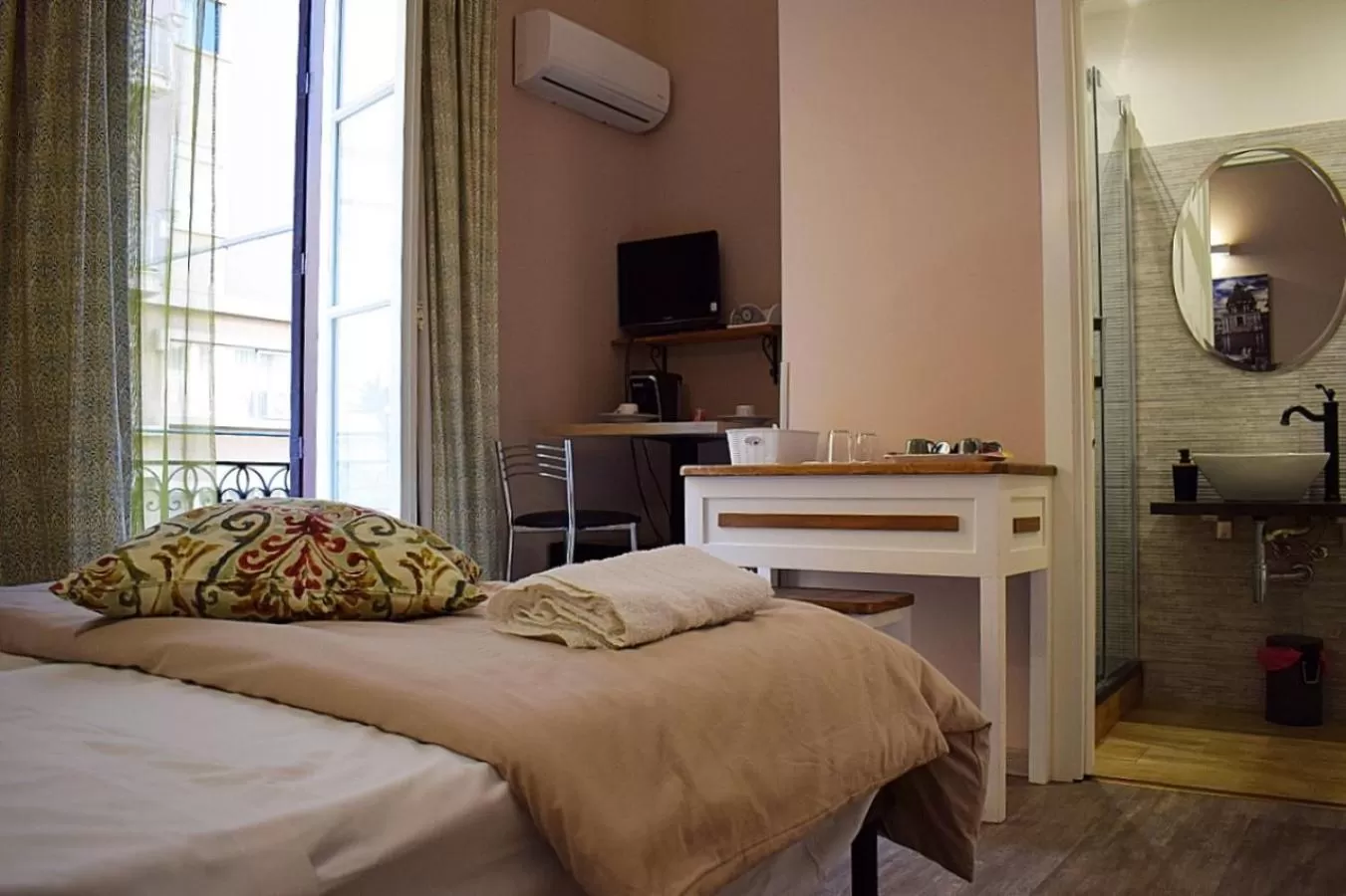 Coffee/tea facilities, Bed in B&B Benincasa