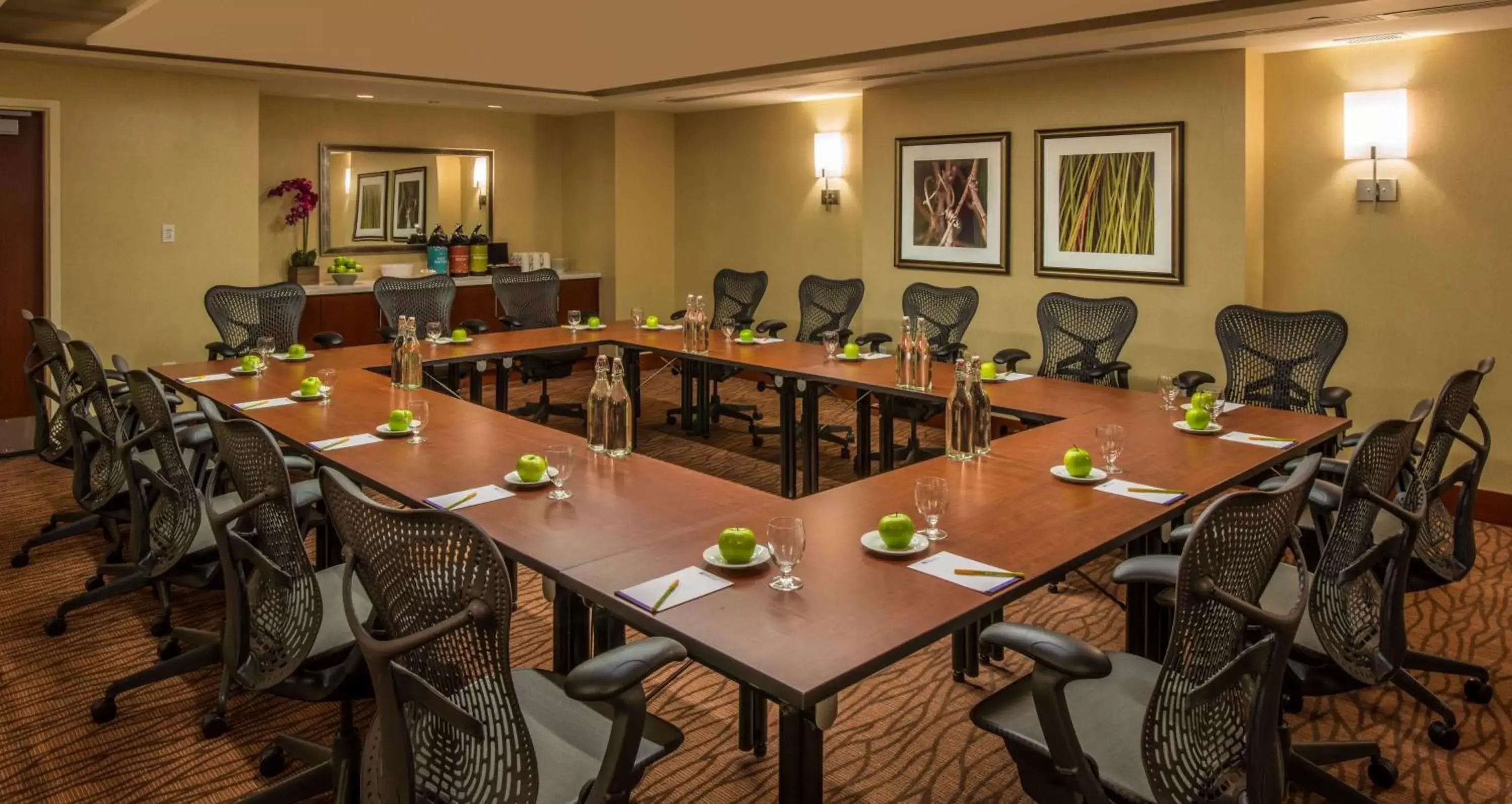 Meeting/conference room in Hilton Garden Inn Alexandria Old Town National Harbor