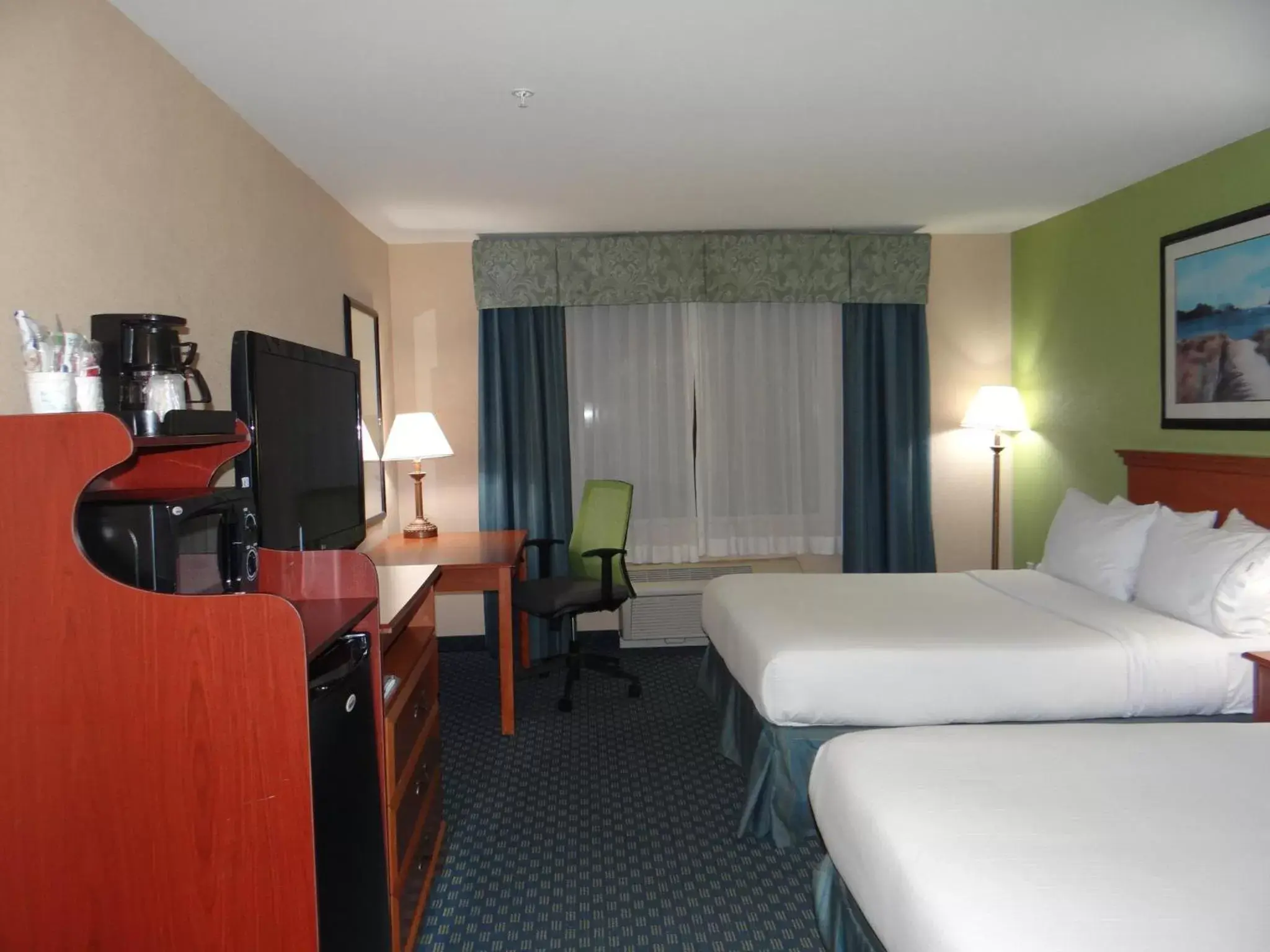 Photo of the whole room in Holiday Inn Express Hotel & Suites Salisbury - Delmar, an IHG Hotel