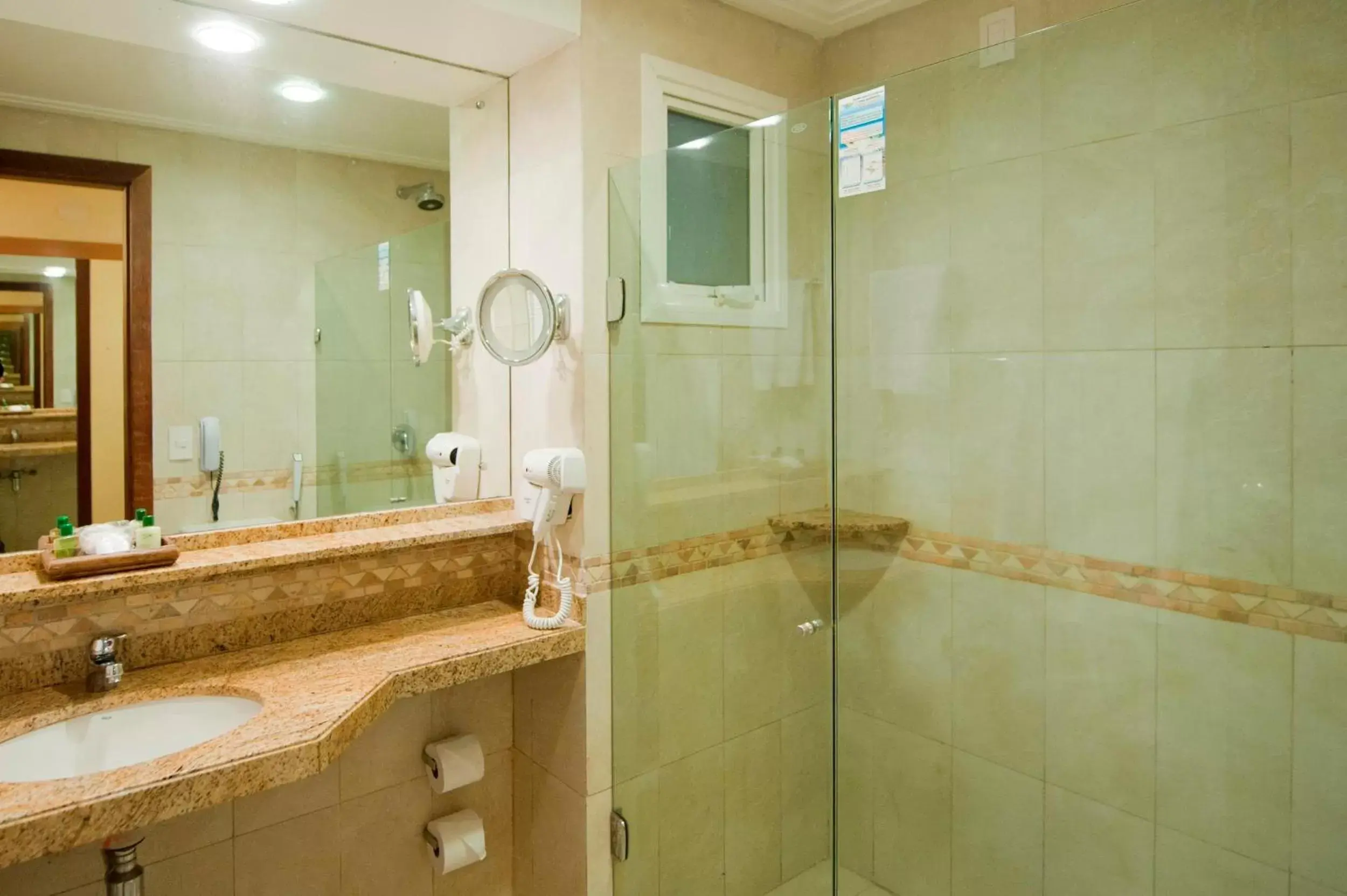 Toilet, Bathroom in Pontalmar Praia Hotel