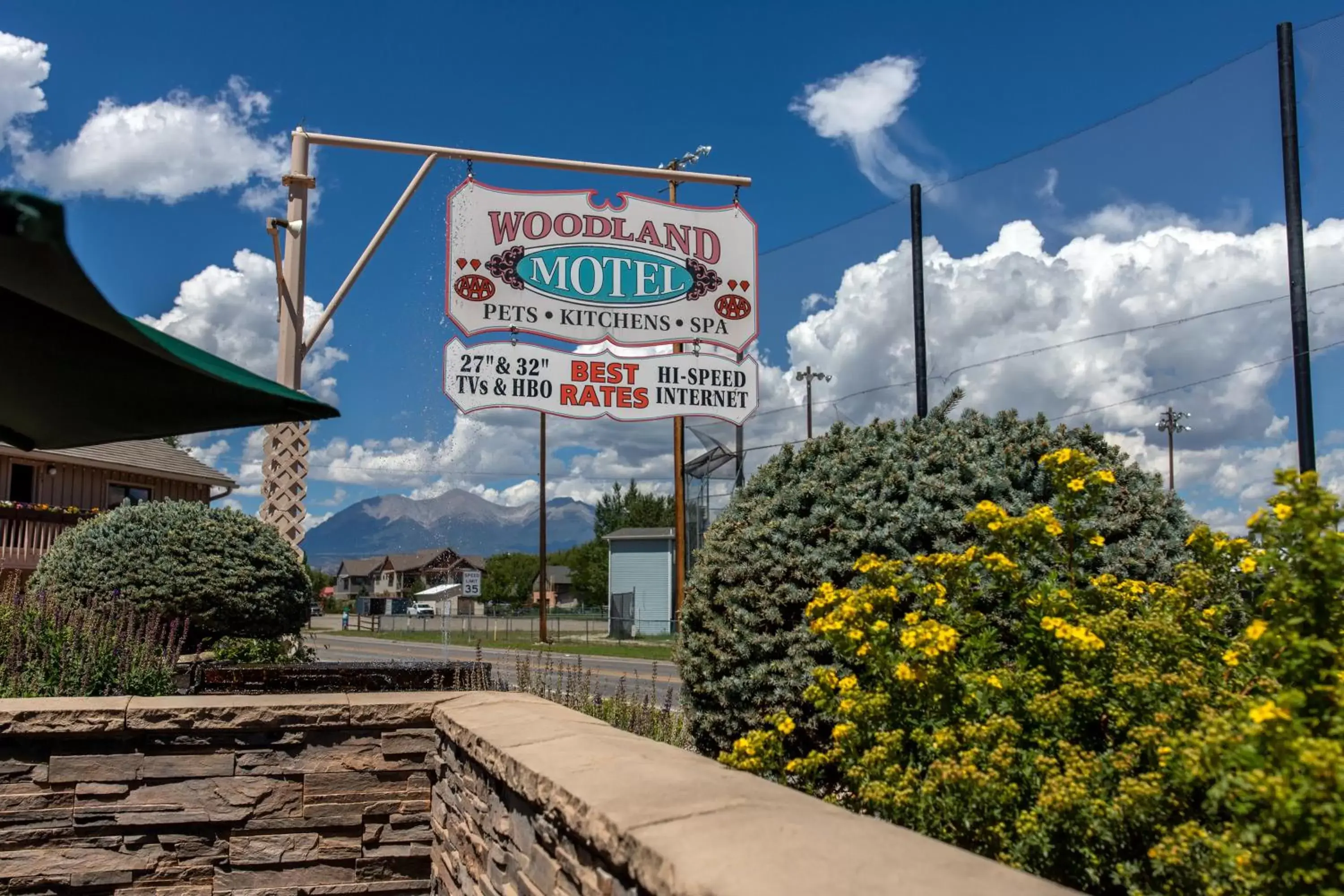 Property Building in Woodland Motel