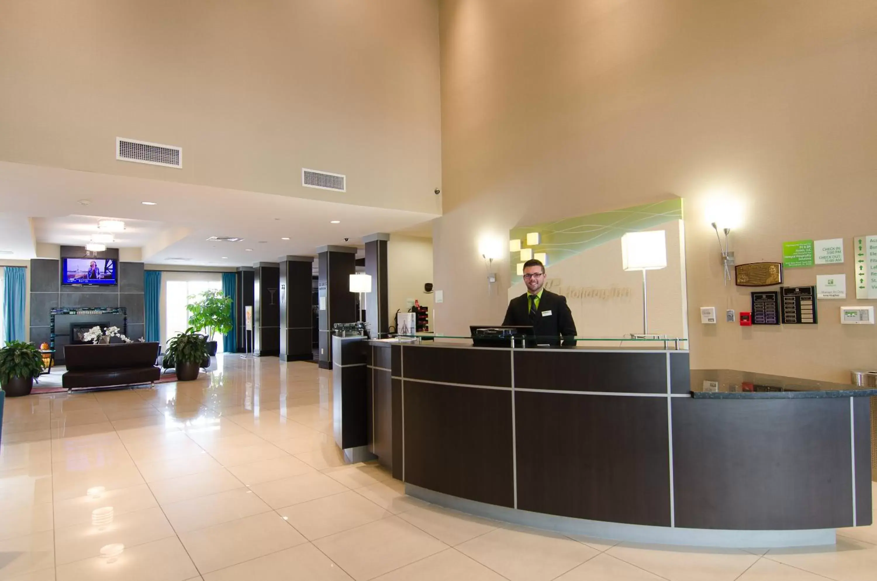 Property building, Lobby/Reception in Holiday Inn Hammond, an IHG Hotel