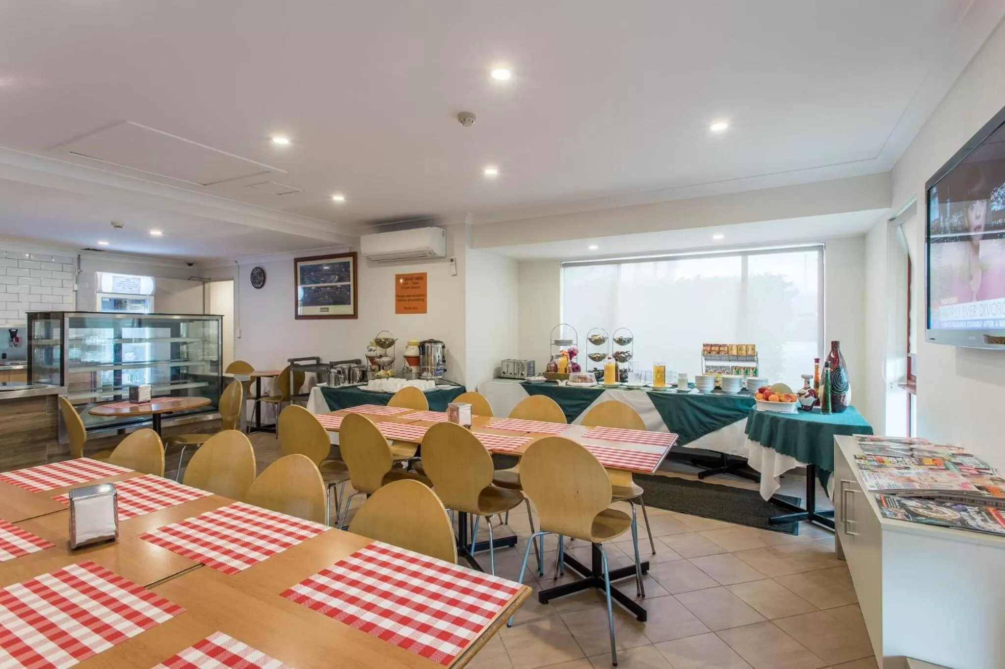 Continental breakfast in Arena Hotel (formerly Sleep Express Motel)