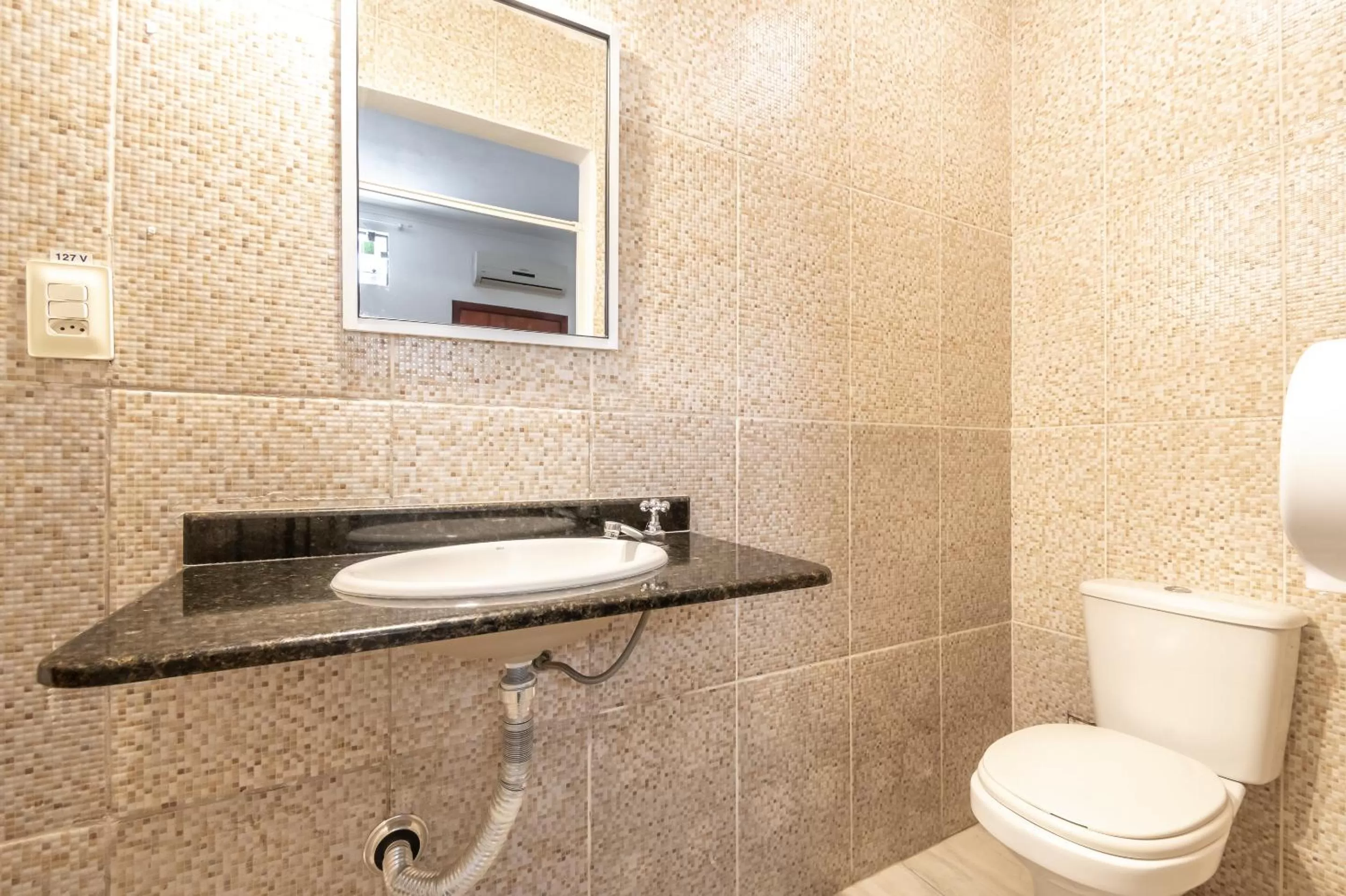 Bathroom in Hotel Campolim