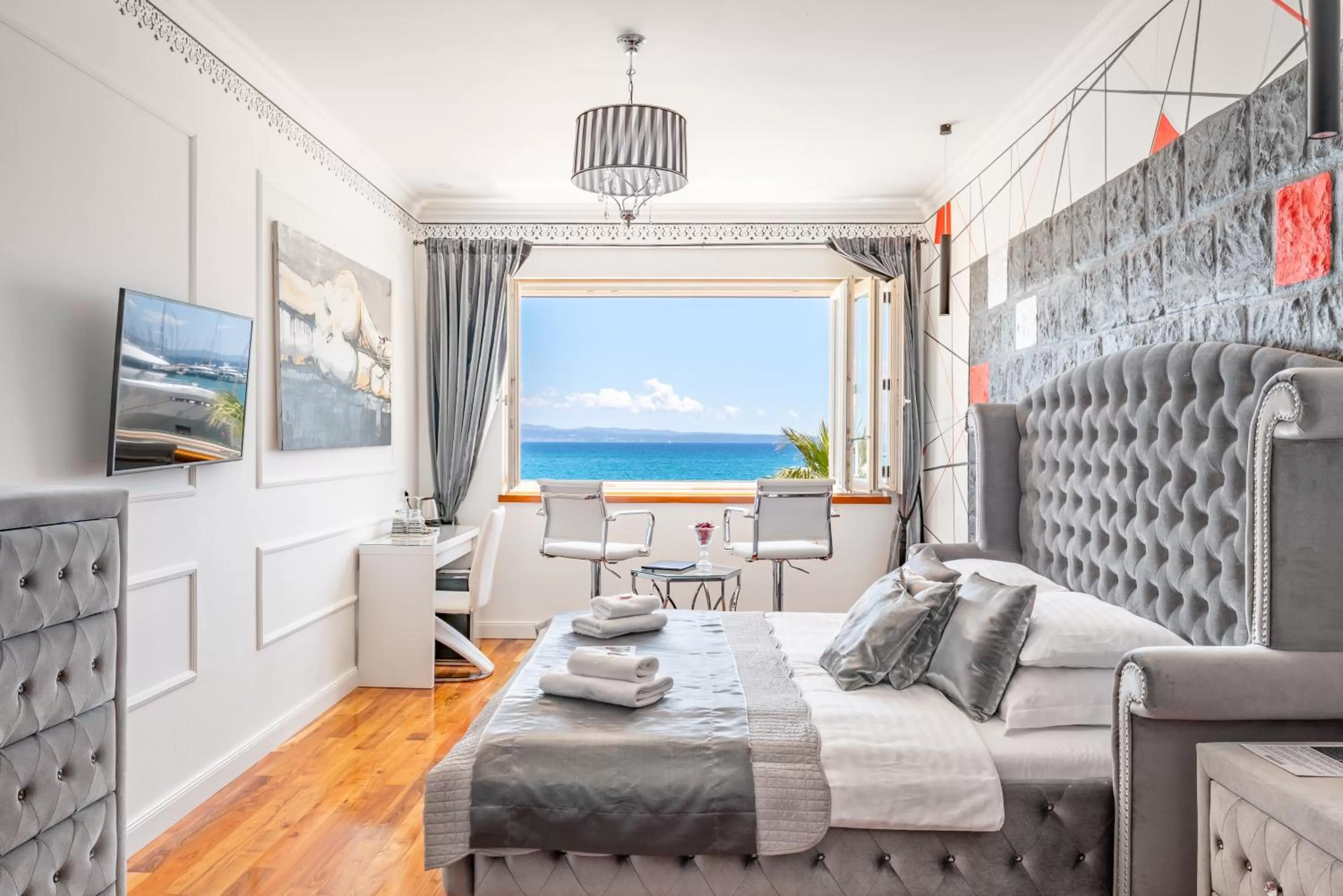 Bed in Galeria Valeria Seaside Downtown - MAG Quaint & Elegant Boutique Hotels