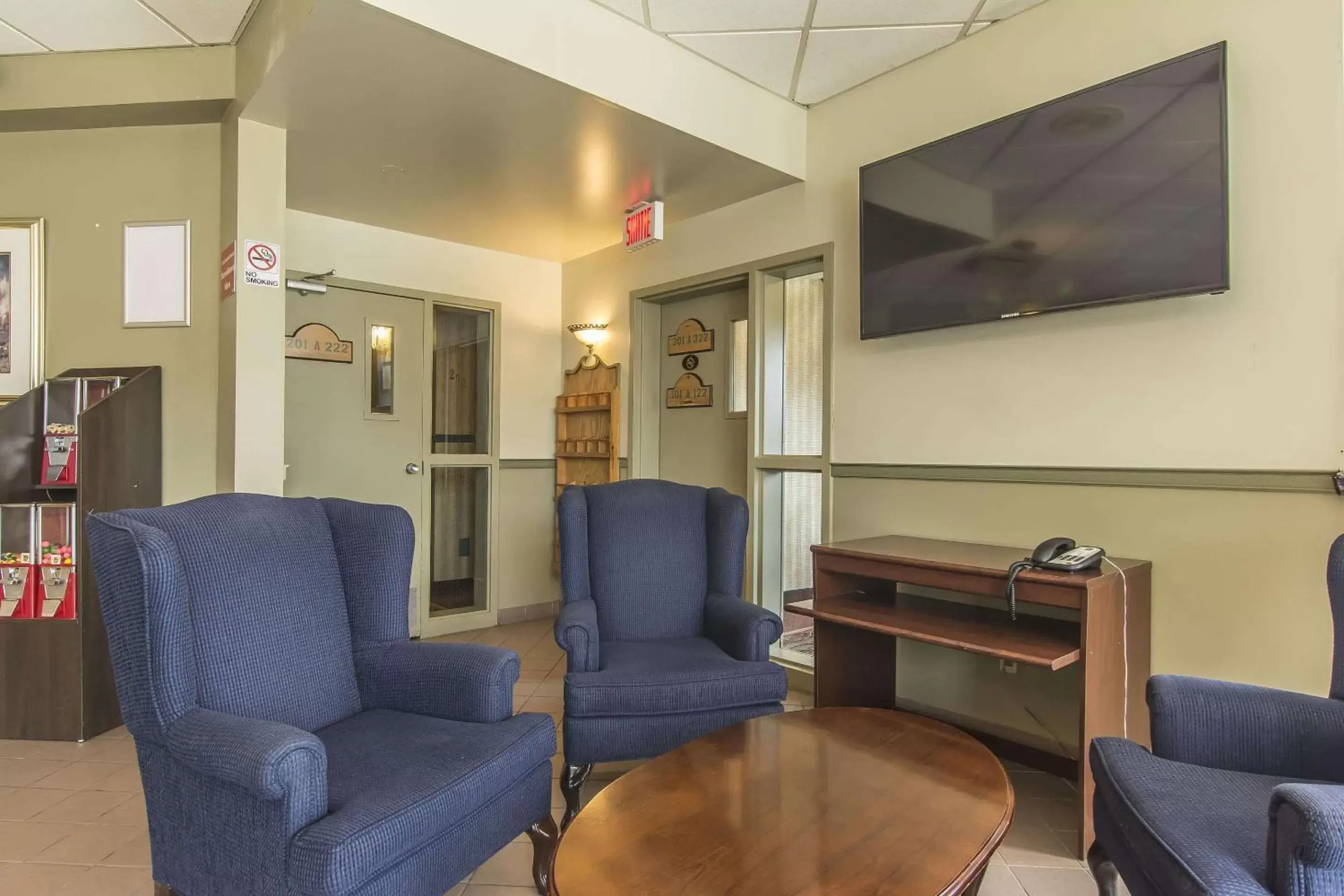 Lobby or reception, Seating Area in Quality Hotel & Suites Sherbrooke