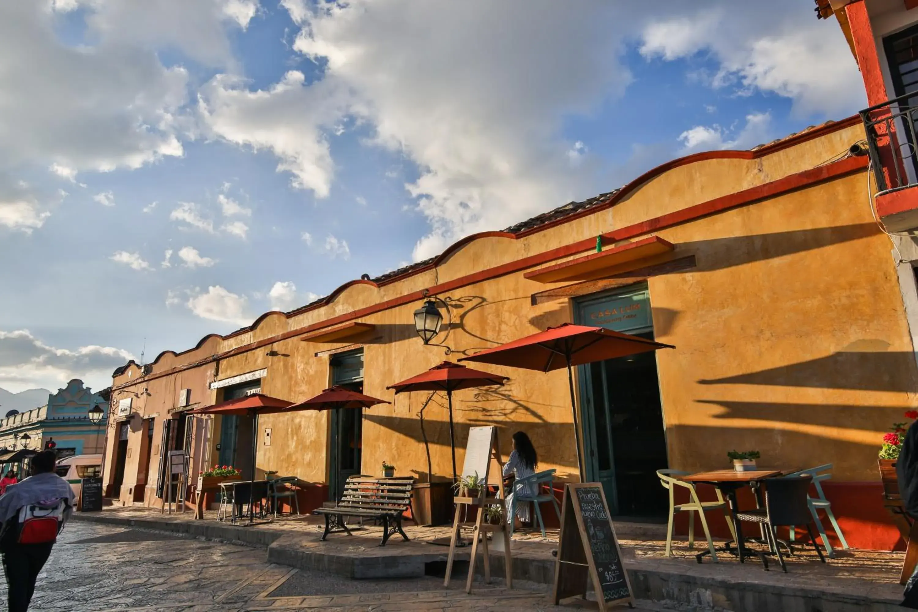 Nearby landmark, Restaurant/Places to Eat in Casa Lum