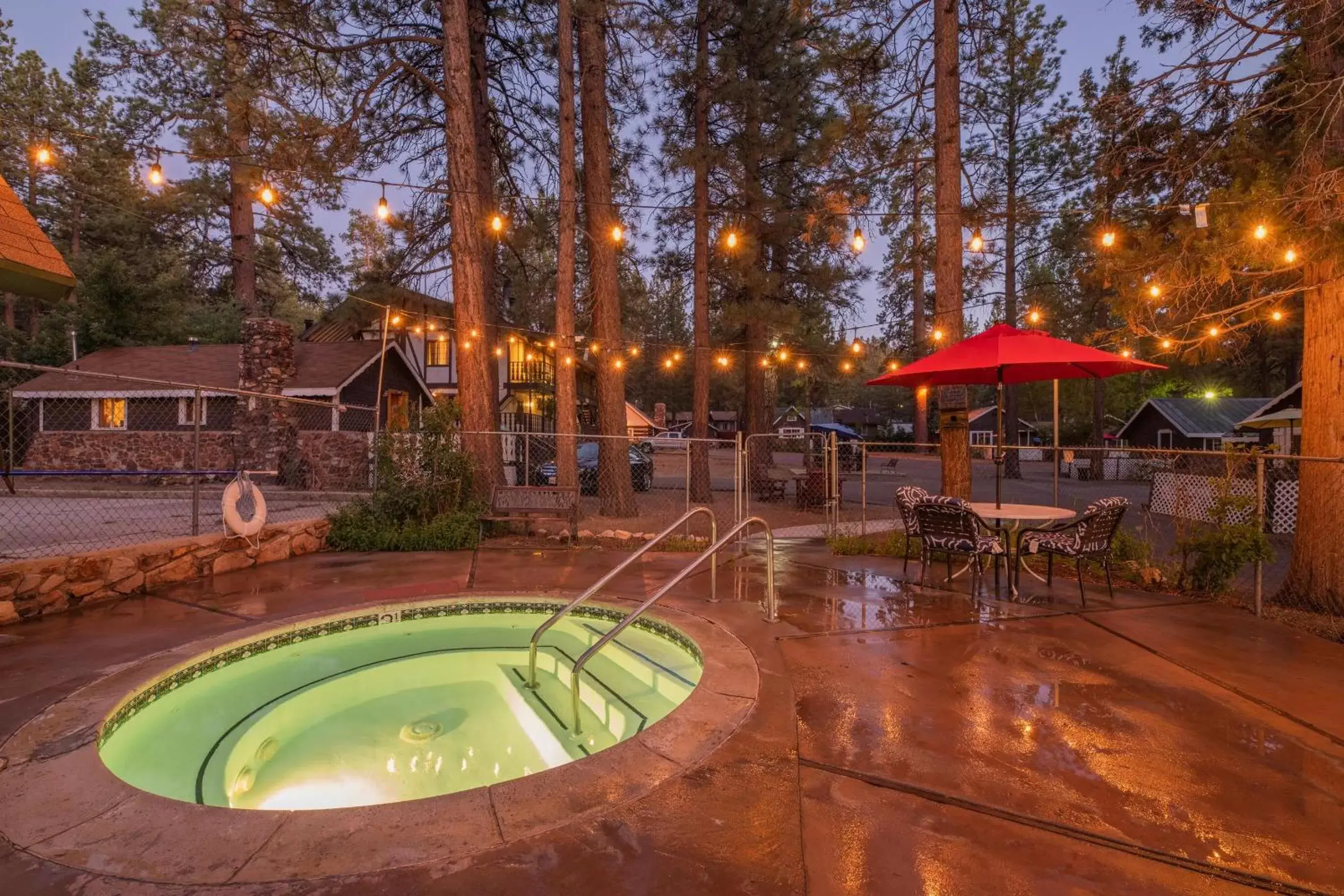 Hot Tub, Swimming Pool in Black Forest Lodge