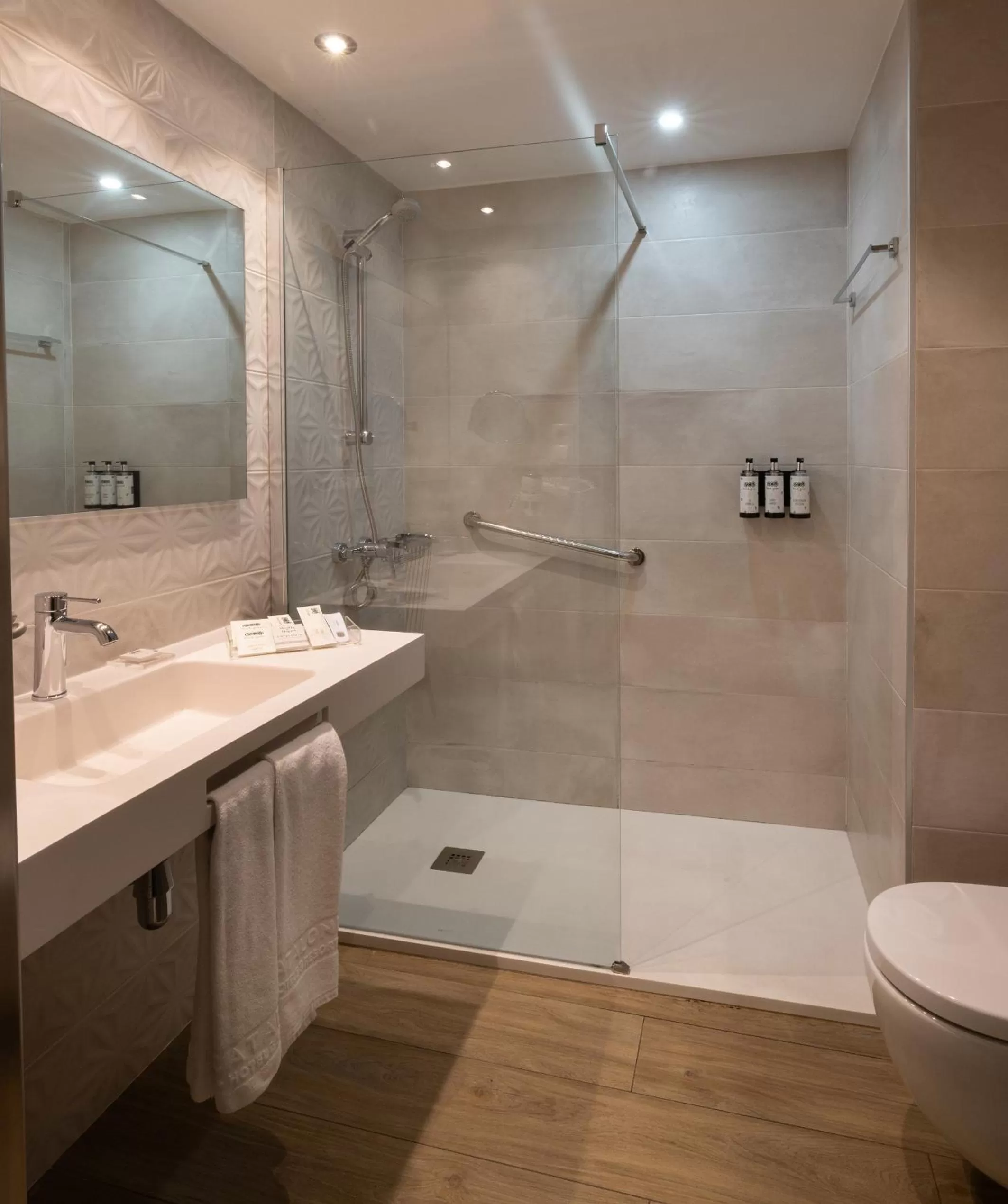 Bathroom in Catalonia Albeniz