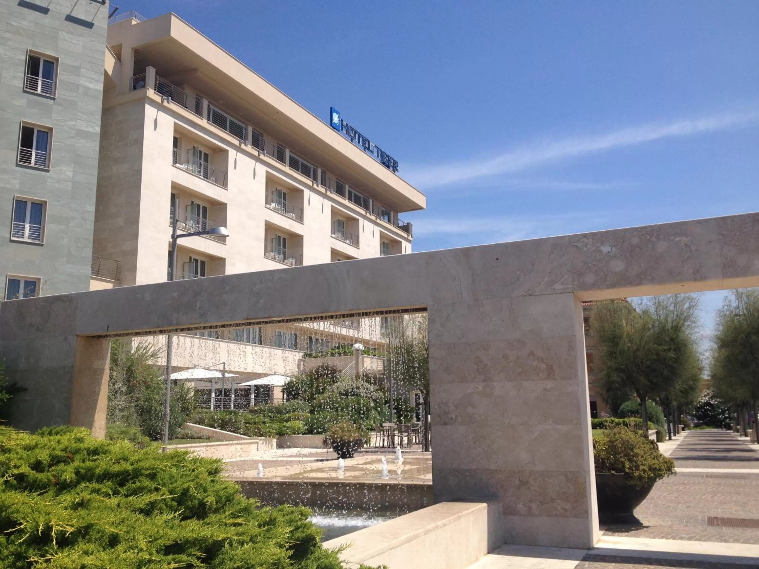 Facade/entrance in Hotel Tiber