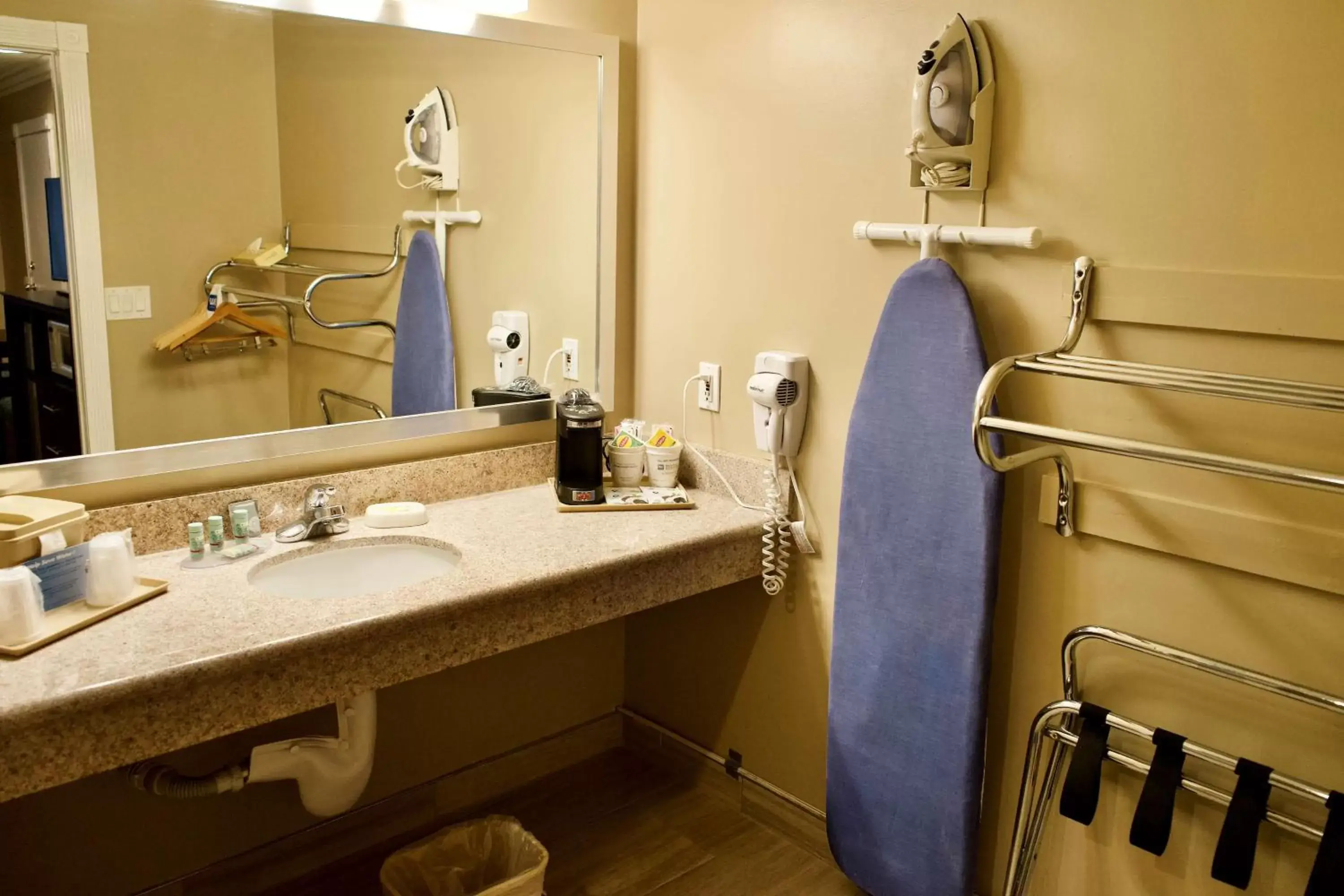 Bathroom in Best Western China Lake Inn