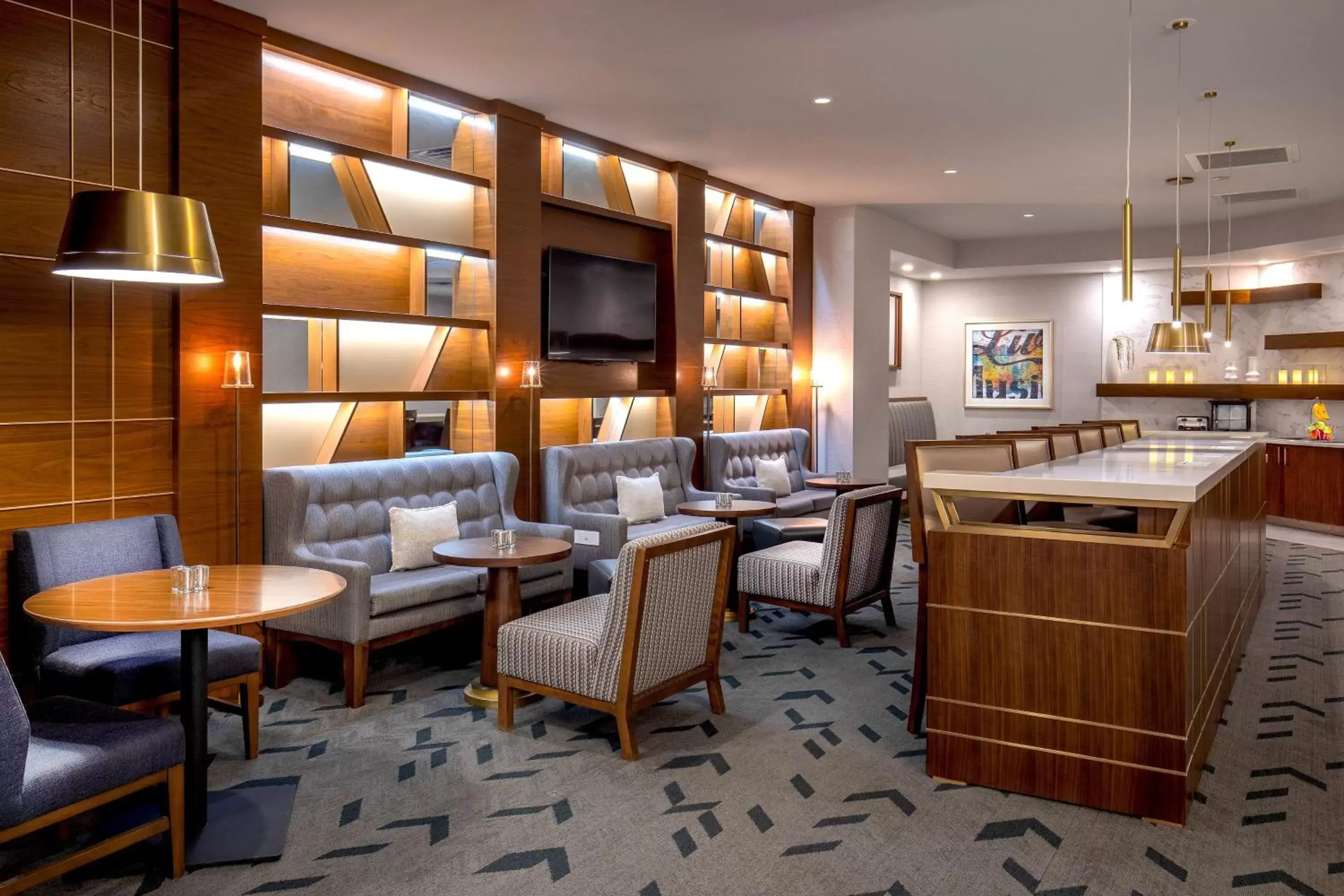 Lounge or bar, Seating Area in Sheraton Music City Nashville Airport