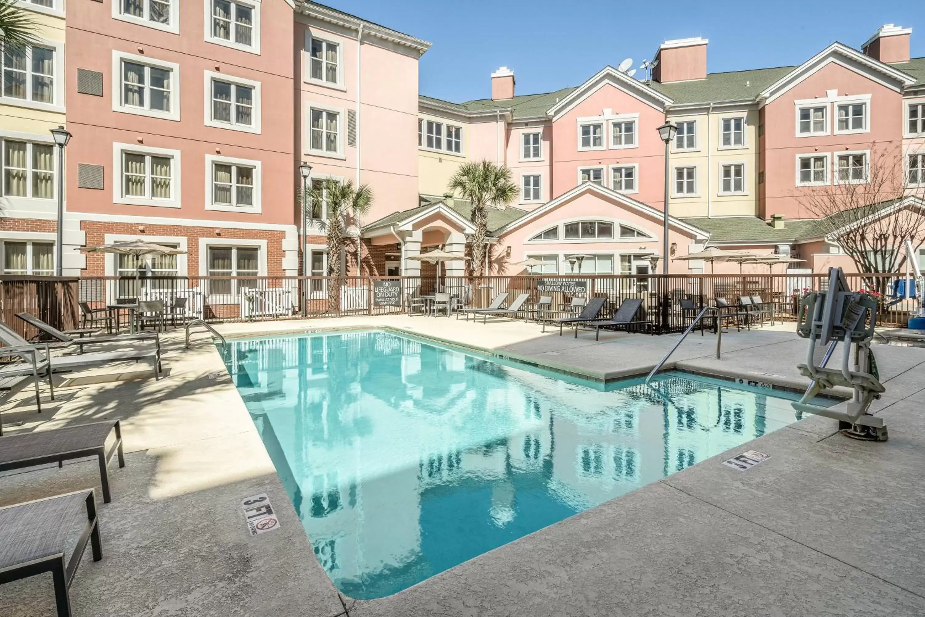 Swimming Pool in Residence Inn by Marriott Charleston Airport