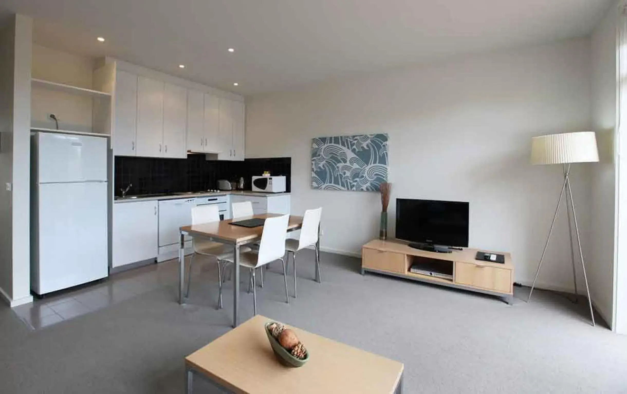 Living room, TV/Entertainment Center in Lady Bay Resort