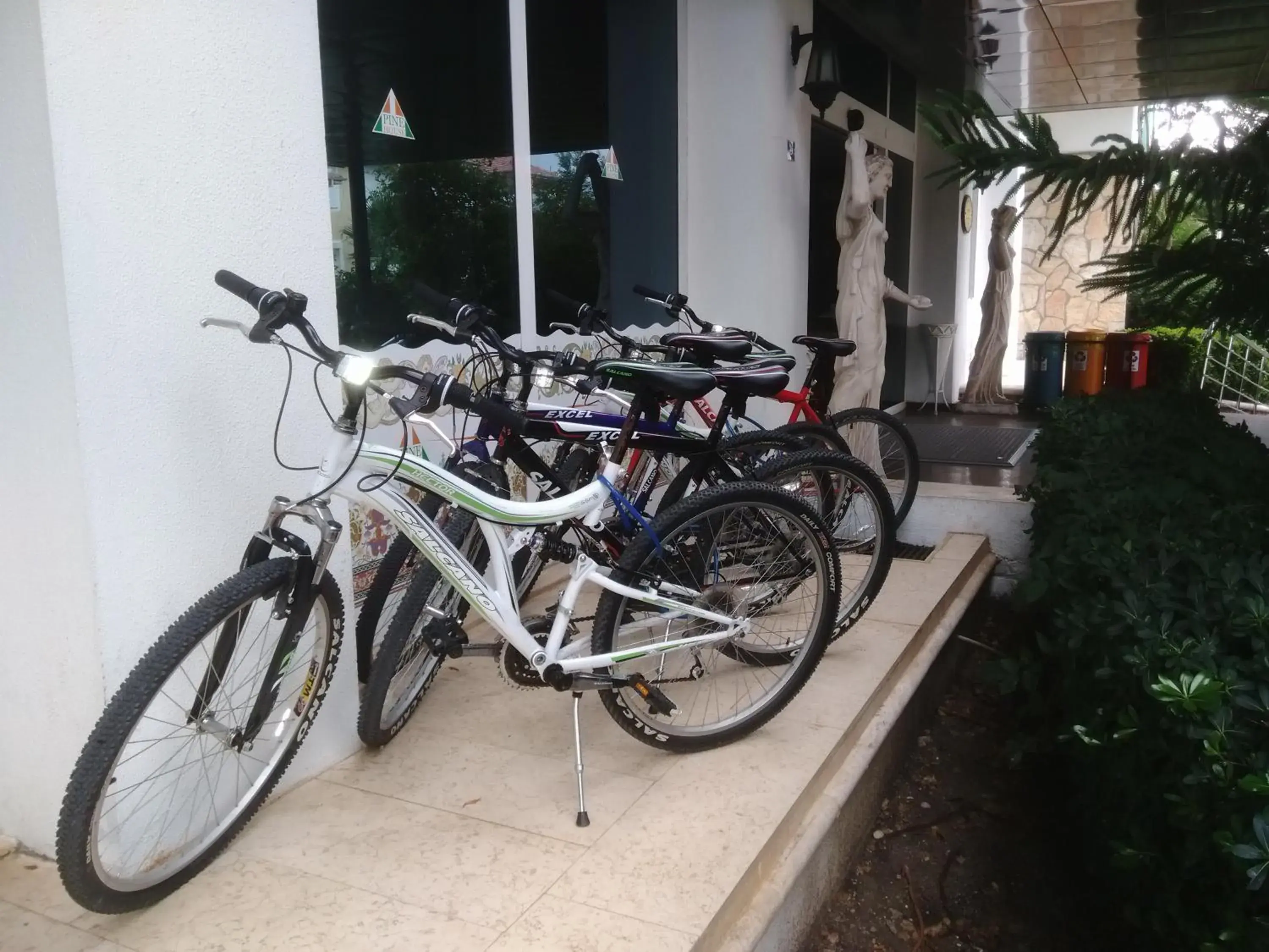 Activities, Biking in Pine House by Werde Hotels