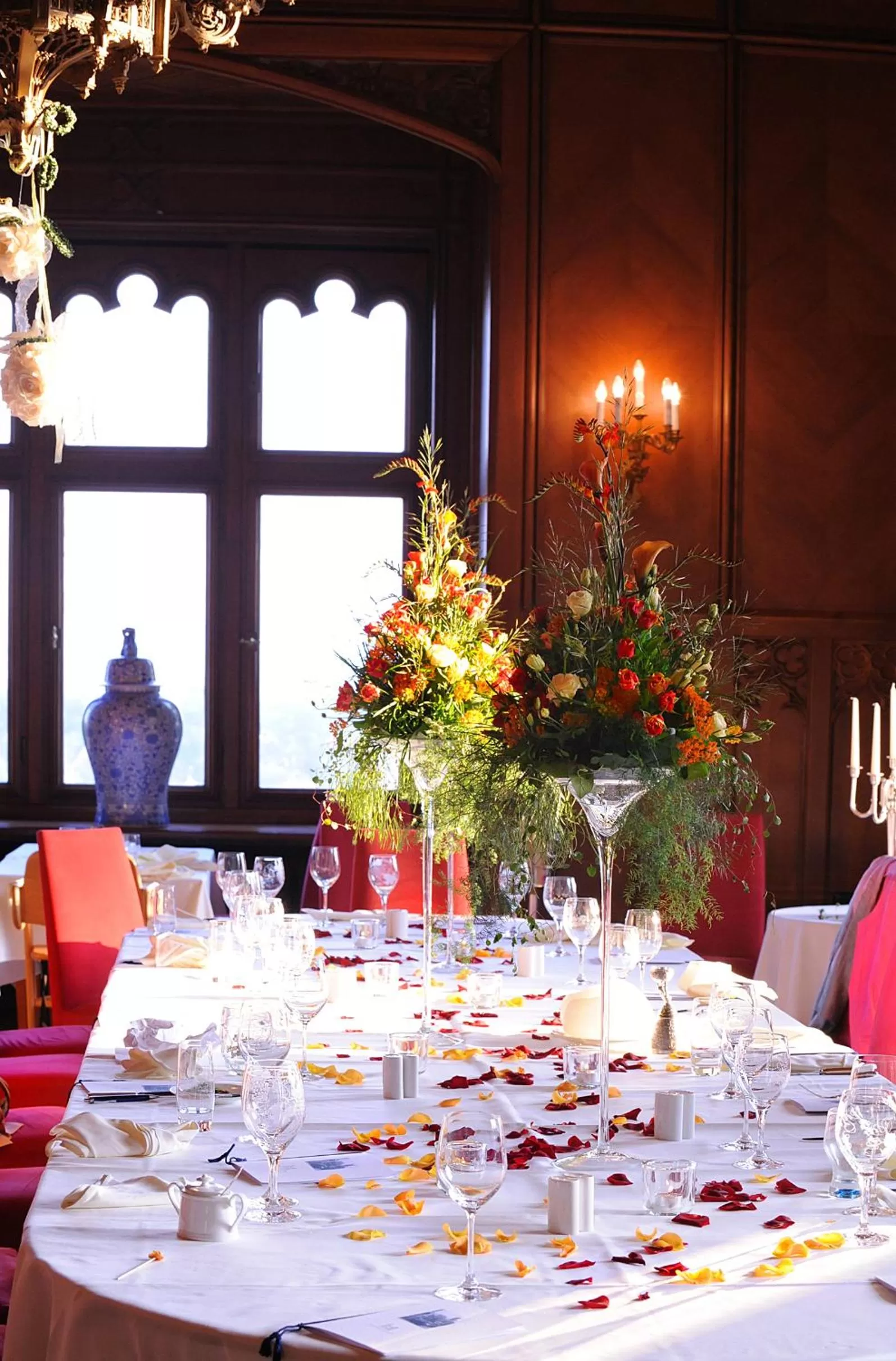 Restaurant/places to eat in Hotel Schloss Eckberg