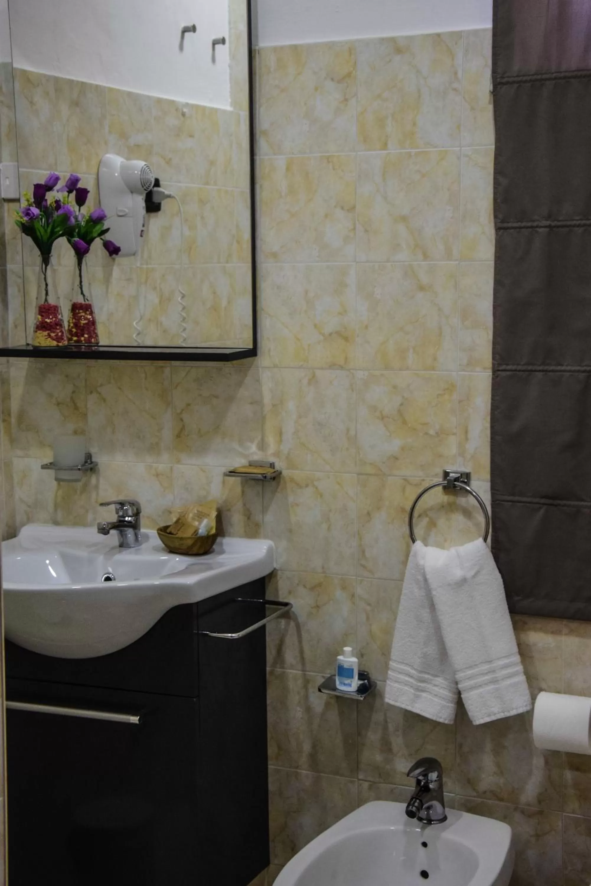 Bathroom in Hotel Kennedy