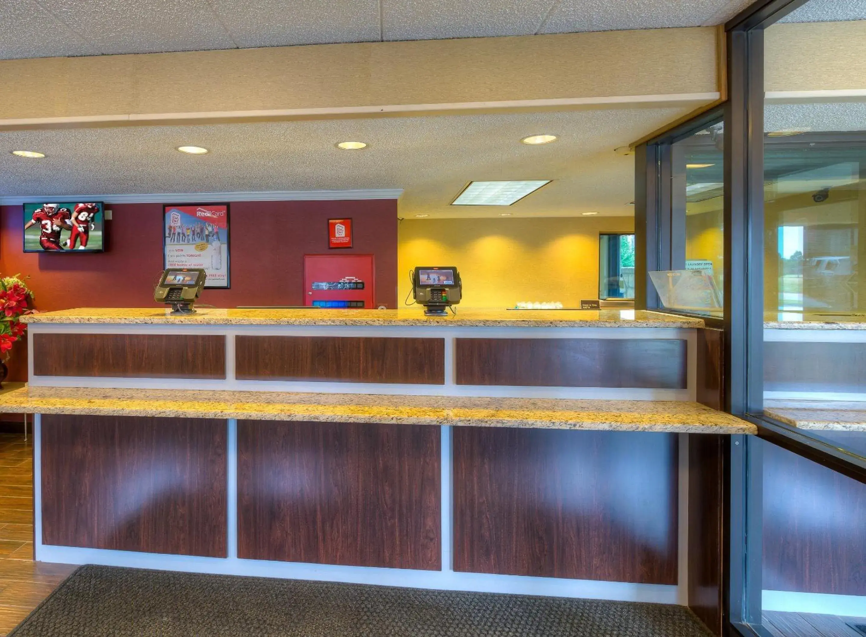 Lobby or reception in Red Roof Inn Memphis East Lobby or reception in Red Roof Inn Memphis East