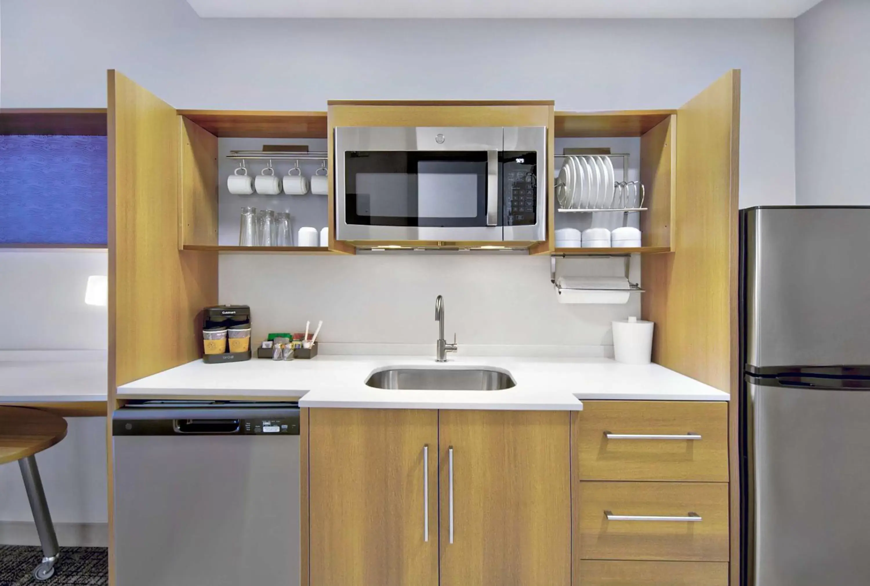 Kitchen or kitchenette, Kitchen/Kitchenette in Home2 Suites By Hilton Whitestown Indianapolis Nw