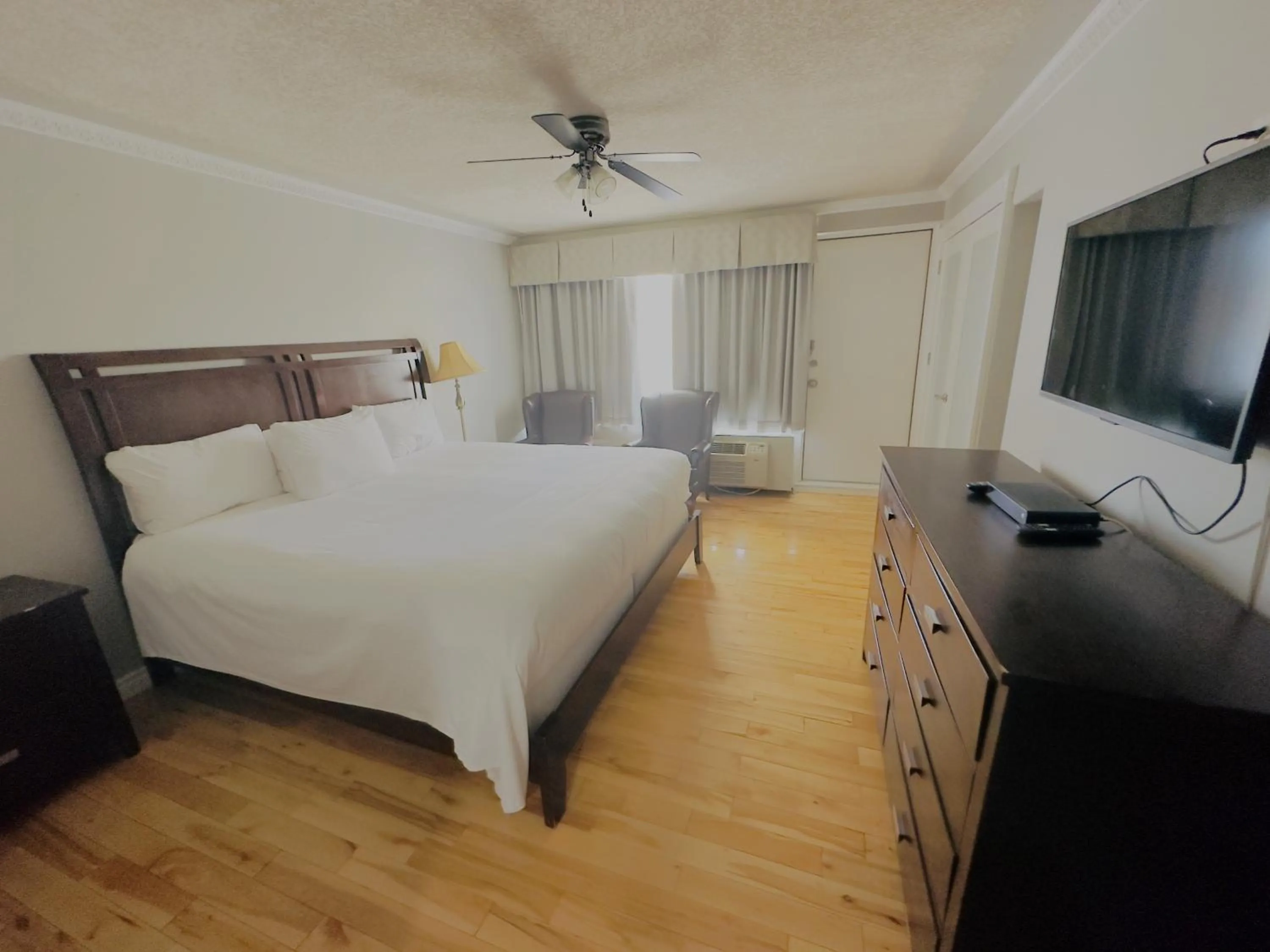 Bed in Baymont by Wyndham Edson