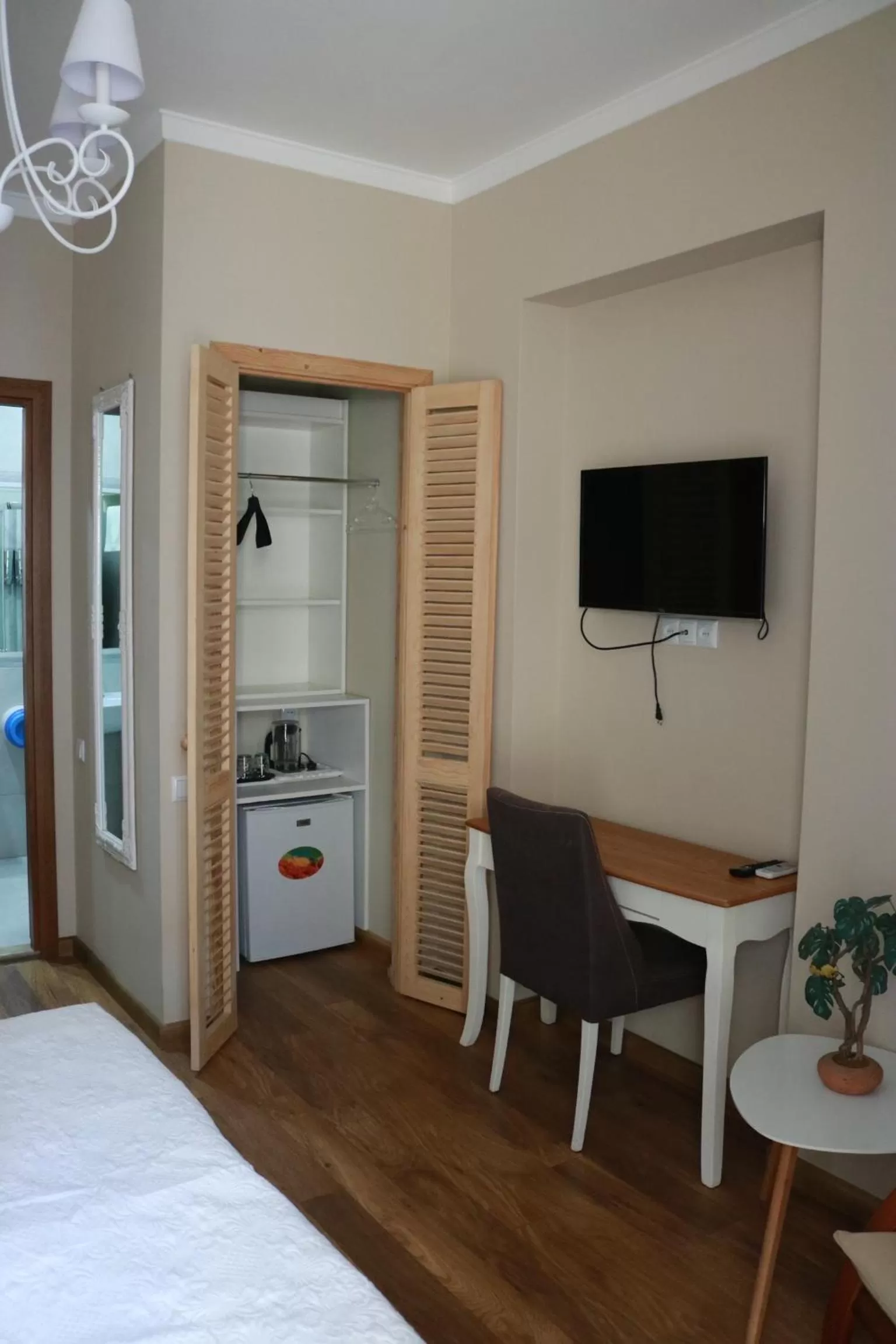 TV and multimedia, TV/Entertainment Center in Luxors Garden