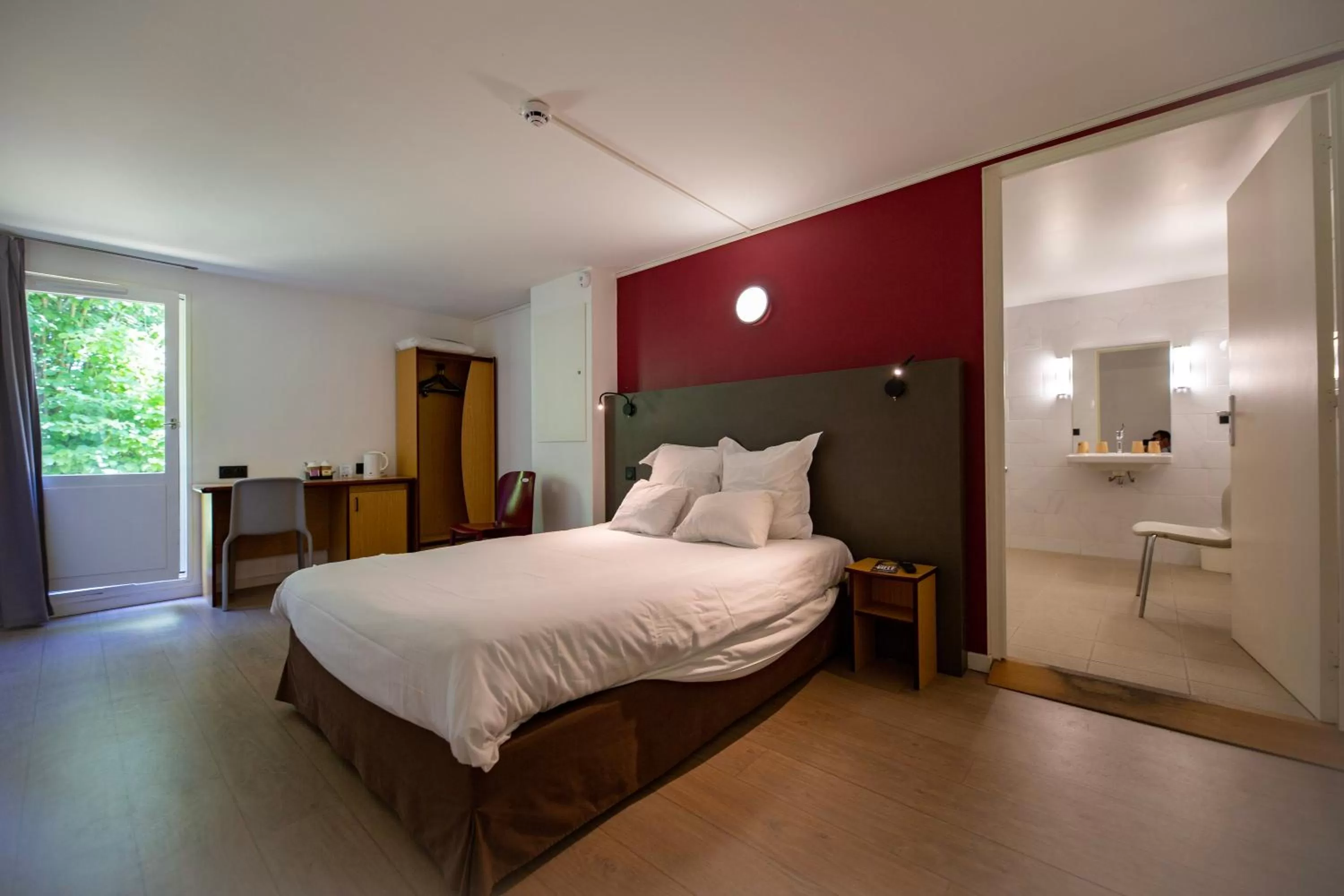 Bed in Kyriad Blois Sud - Vineuil