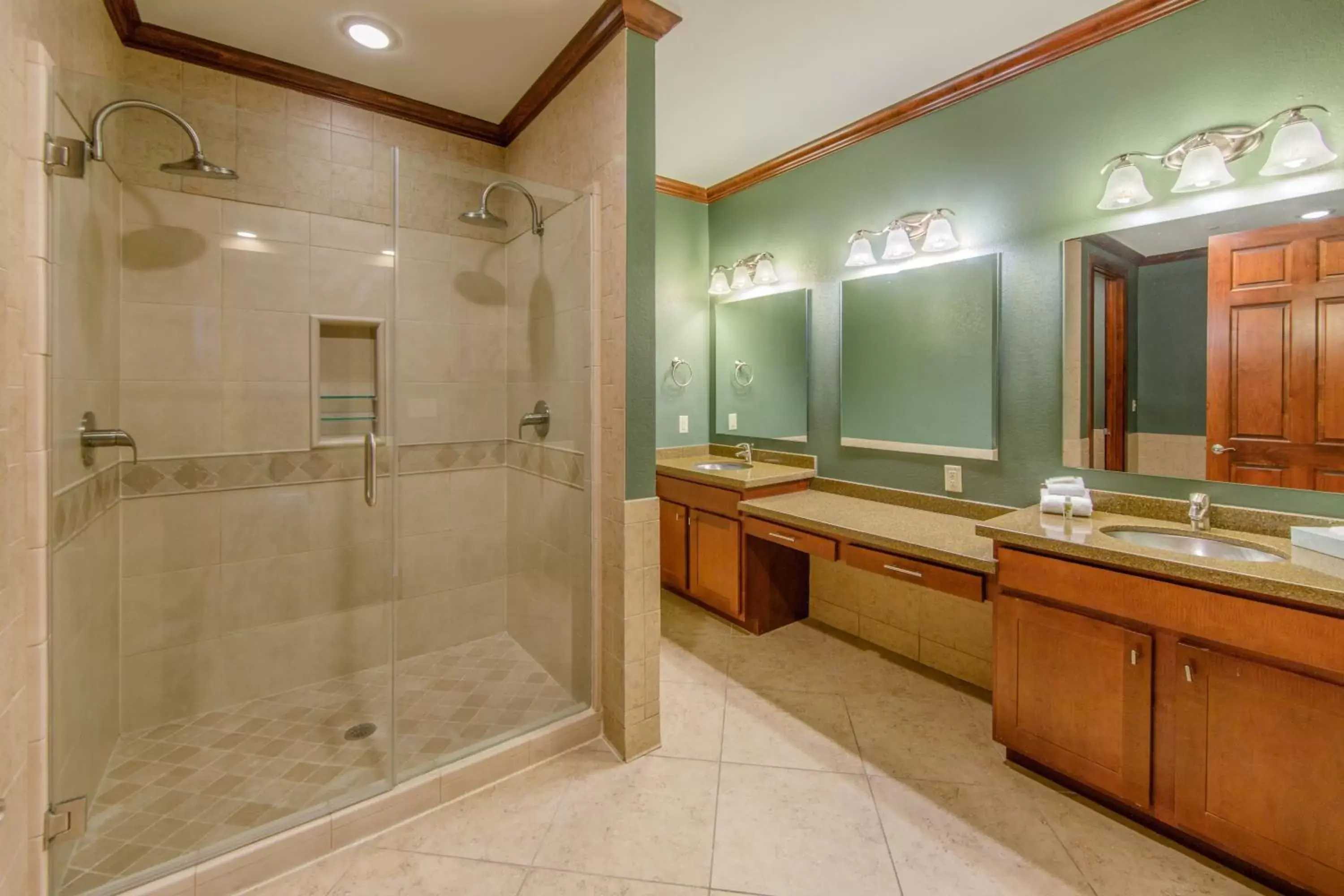 Photo of the whole room, Bathroom in Holiday Inn Club Vacations Galveston Seaside Resort, an IHG Hotel