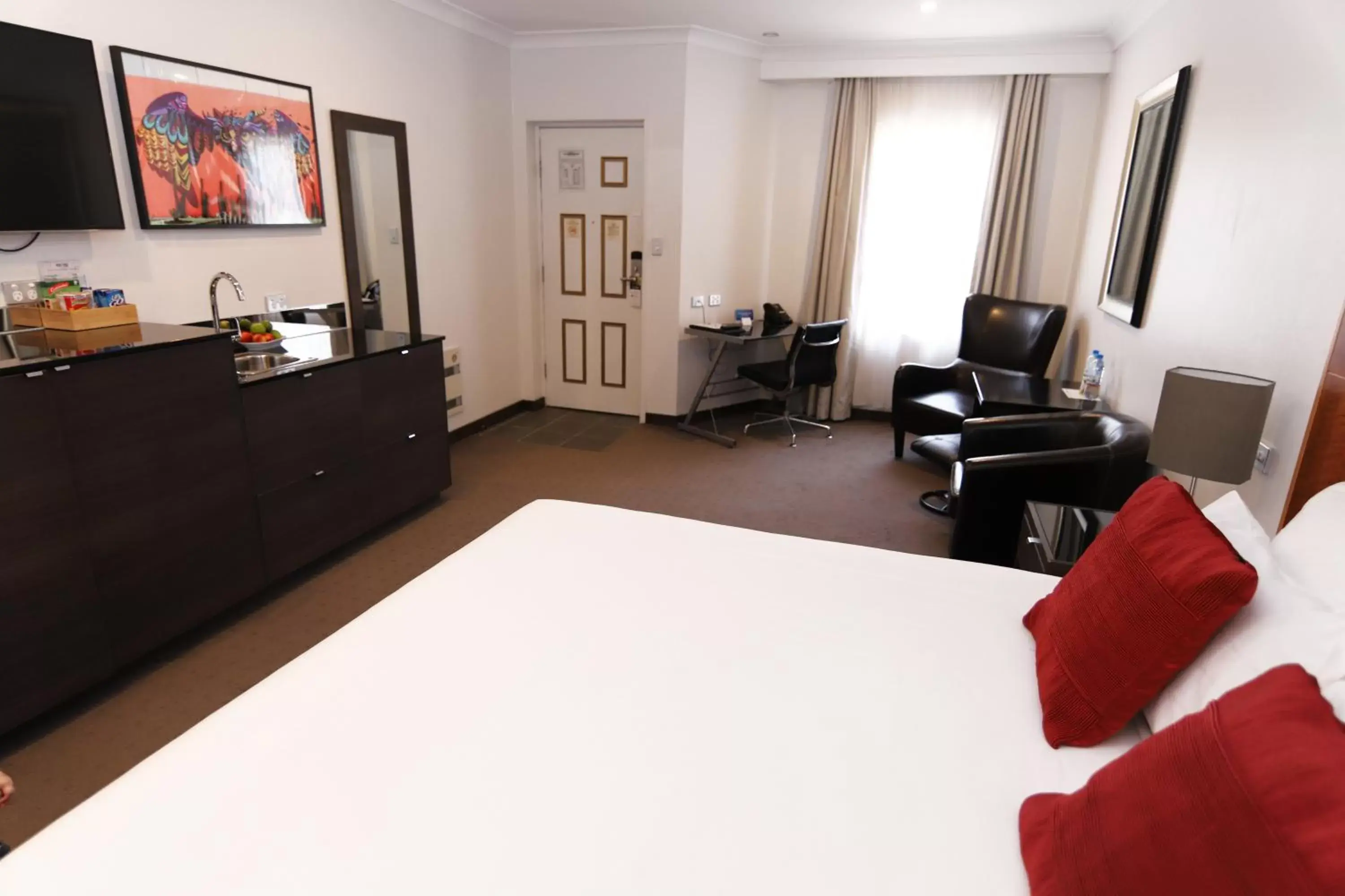 Photo of the whole room, TV/Entertainment Center in Best Western Plus Goulburn