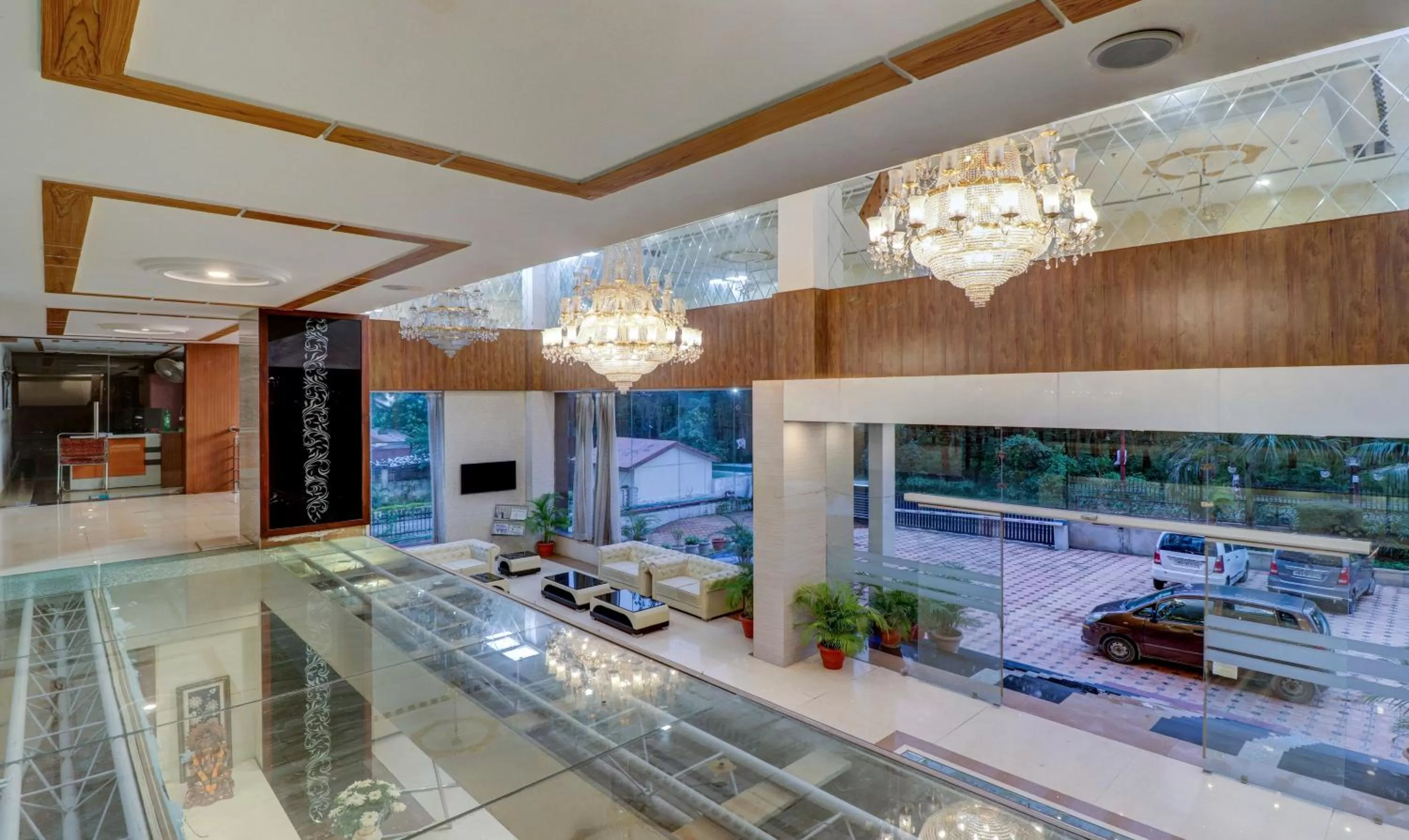 Seating area in Treebo Tryst Pearl Avenue Ring Road