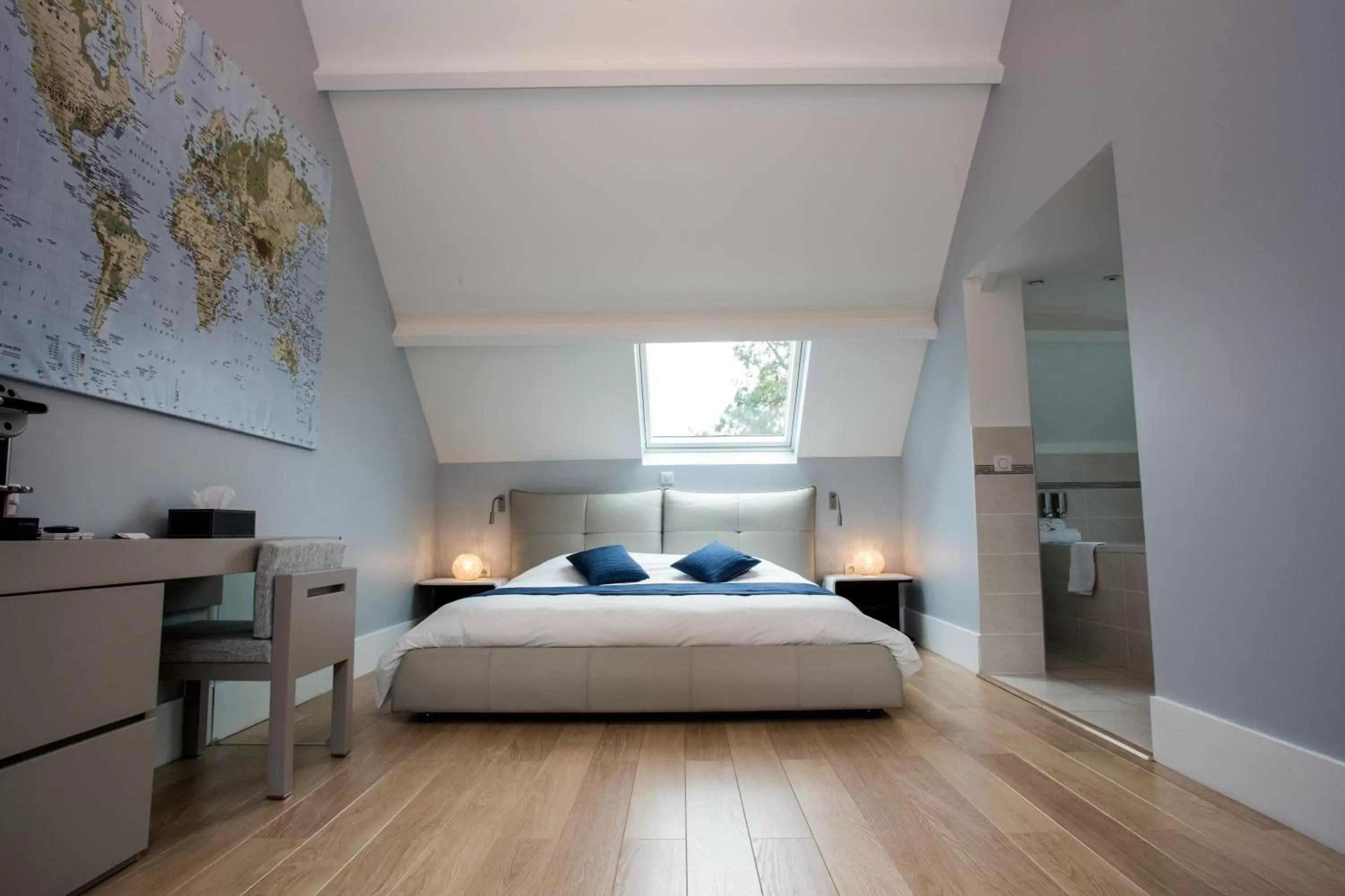 Bedroom, Bed in Château de la Folie