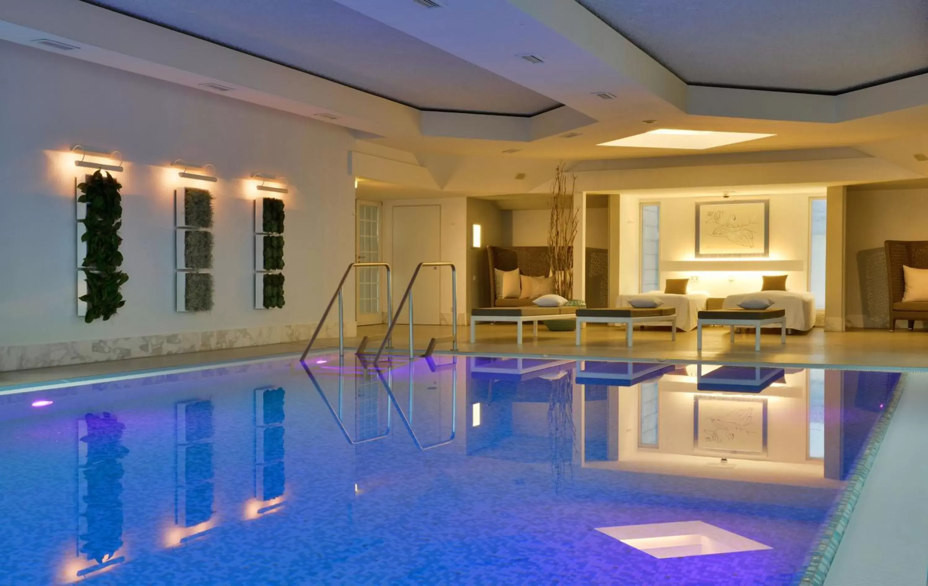 Swimming Pool in Best Western Premier Parkhotel Kronsberg