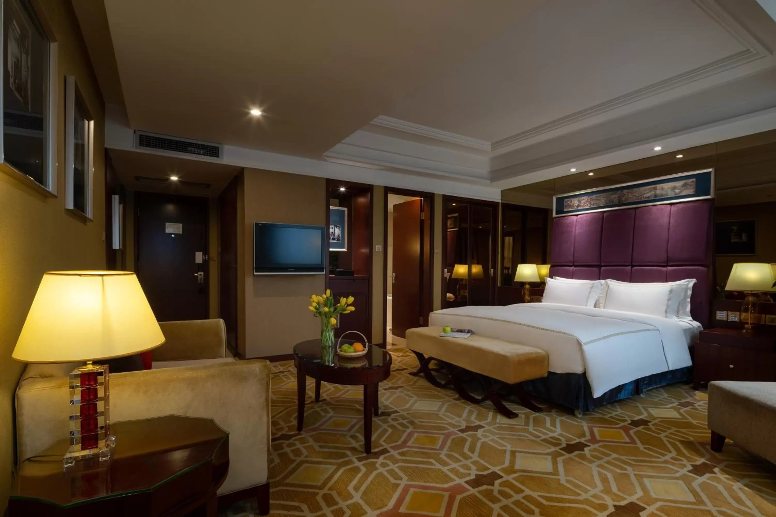 Bed in Chengdu Tianfu Sunshine Hotel