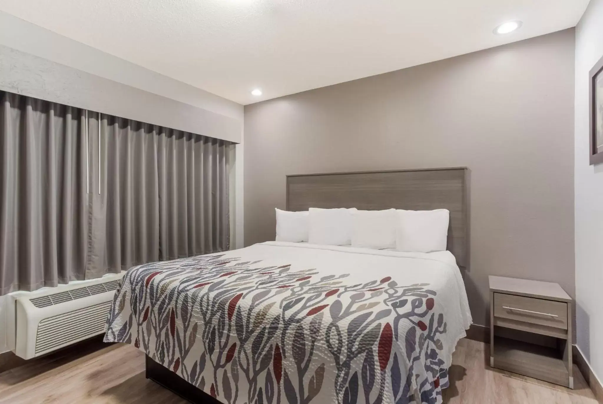 Bedroom, Bed in Red Roof Inn & Suites Corbin Bedroom, Bed in Red Roof Inn & Suites Corbin