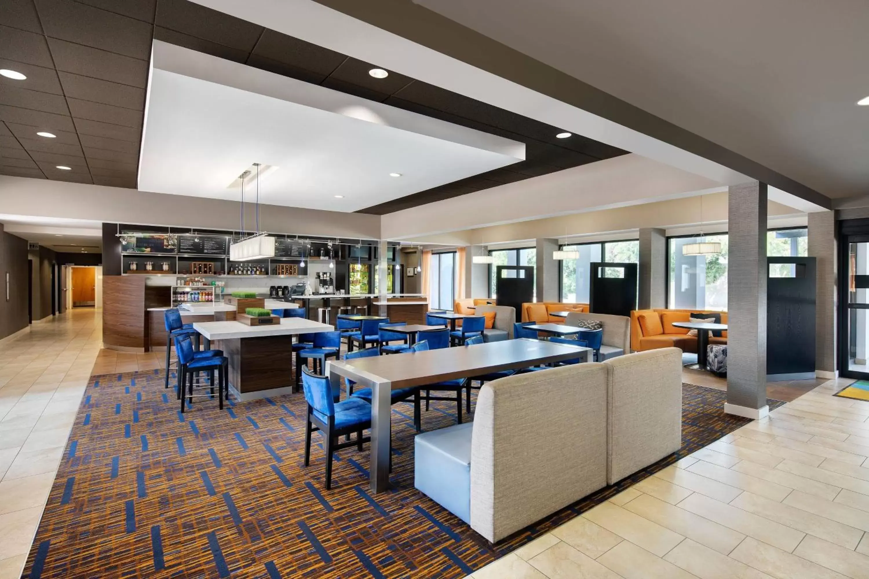 Lobby or reception, Restaurant/Places to Eat in Courtyard Dallas Addison Midway