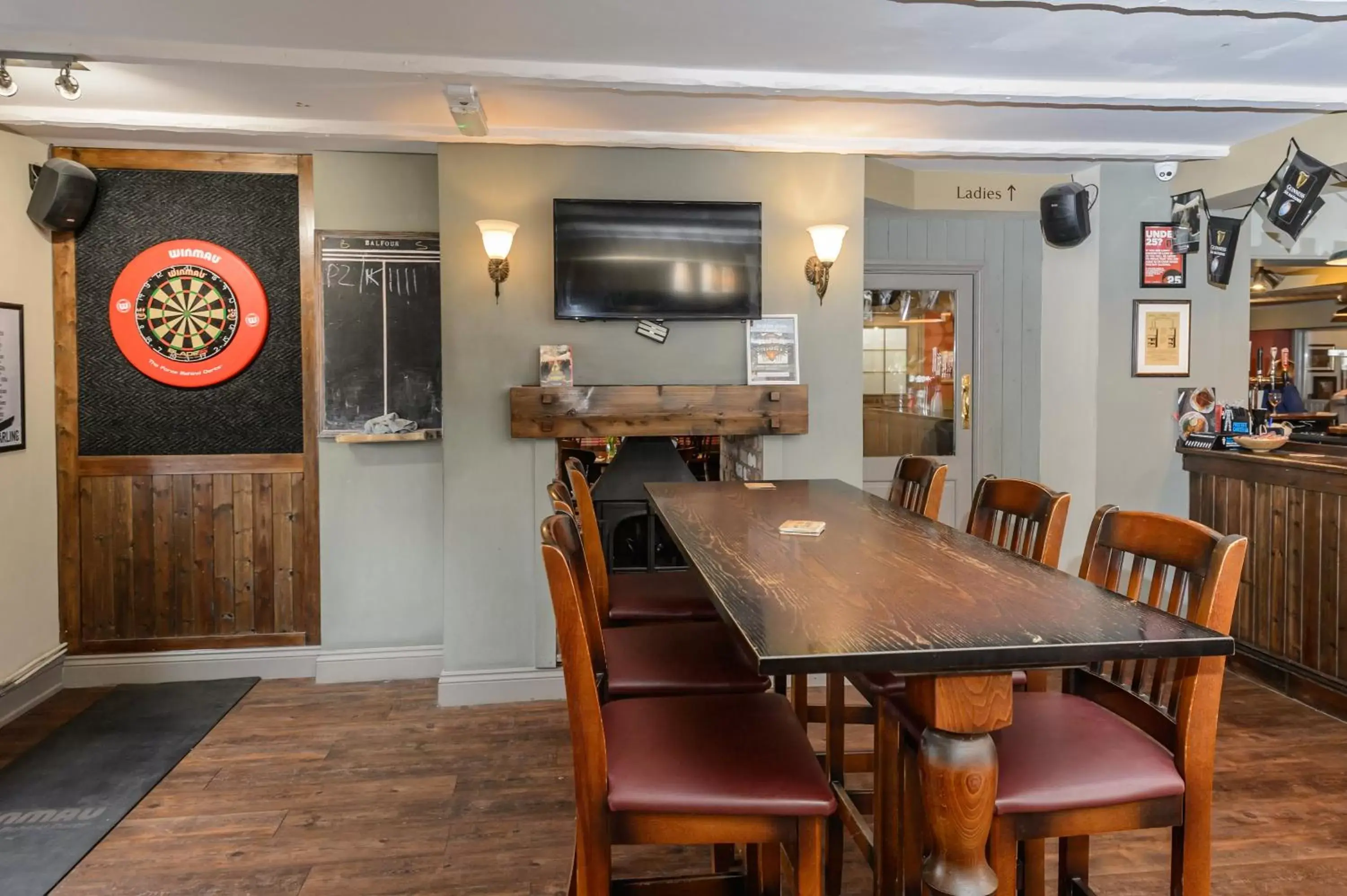 Lounge or bar in Balfour Arms