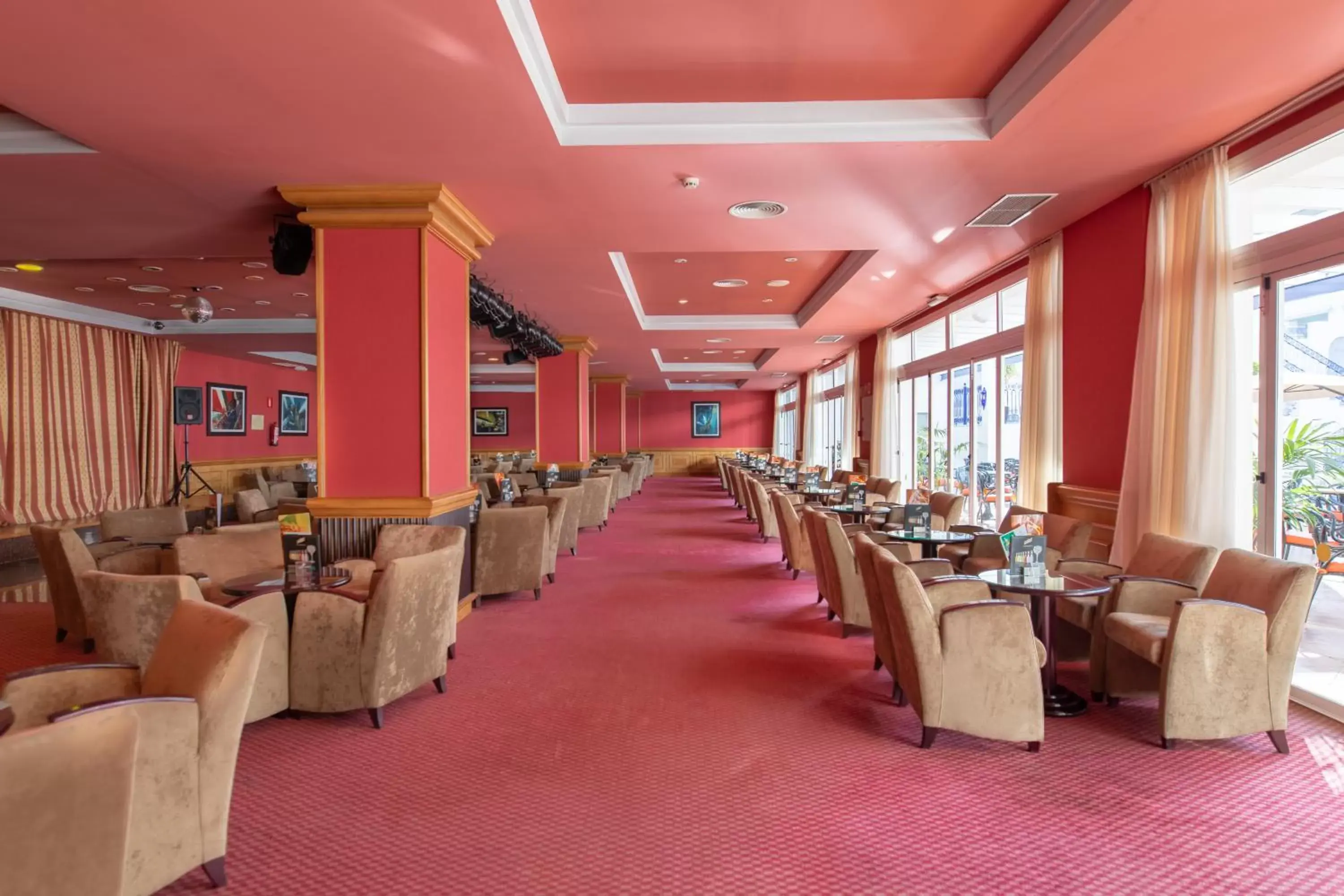 Lounge or bar, Restaurant/Places to Eat in Mac Puerto Marina Benalmádena