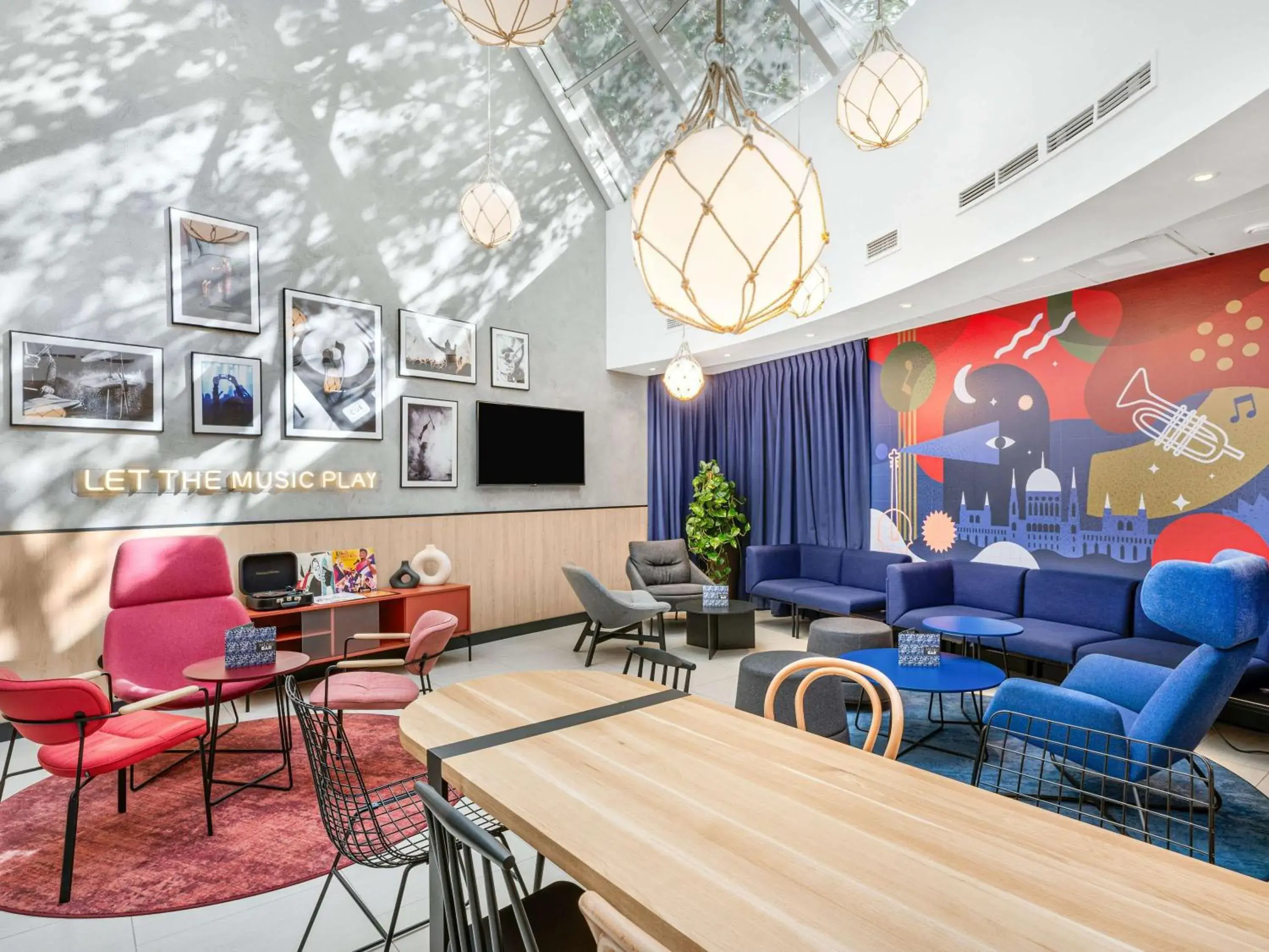 Lounge or bar, Restaurant/Places to Eat in Ibis Budapest Centrum