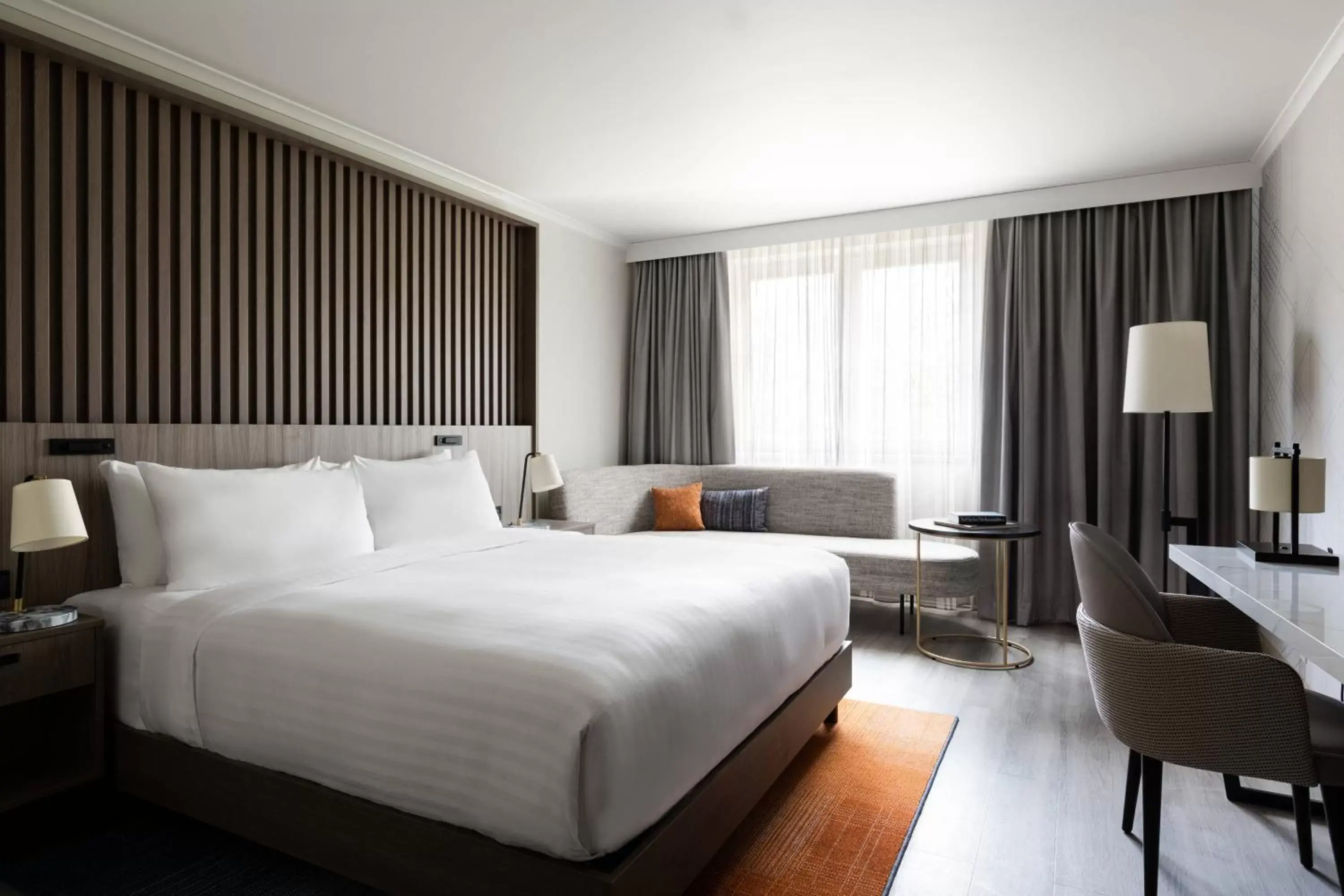 Photo of the whole room, Bed in Paris Marriott Charles de Gaulle Airport Hotel