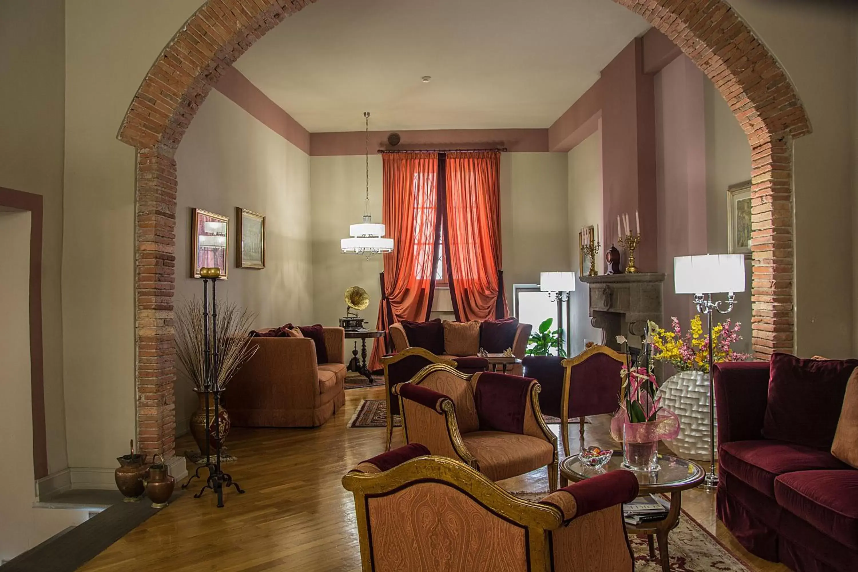 Communal lounge/ TV room in San Luca Palace