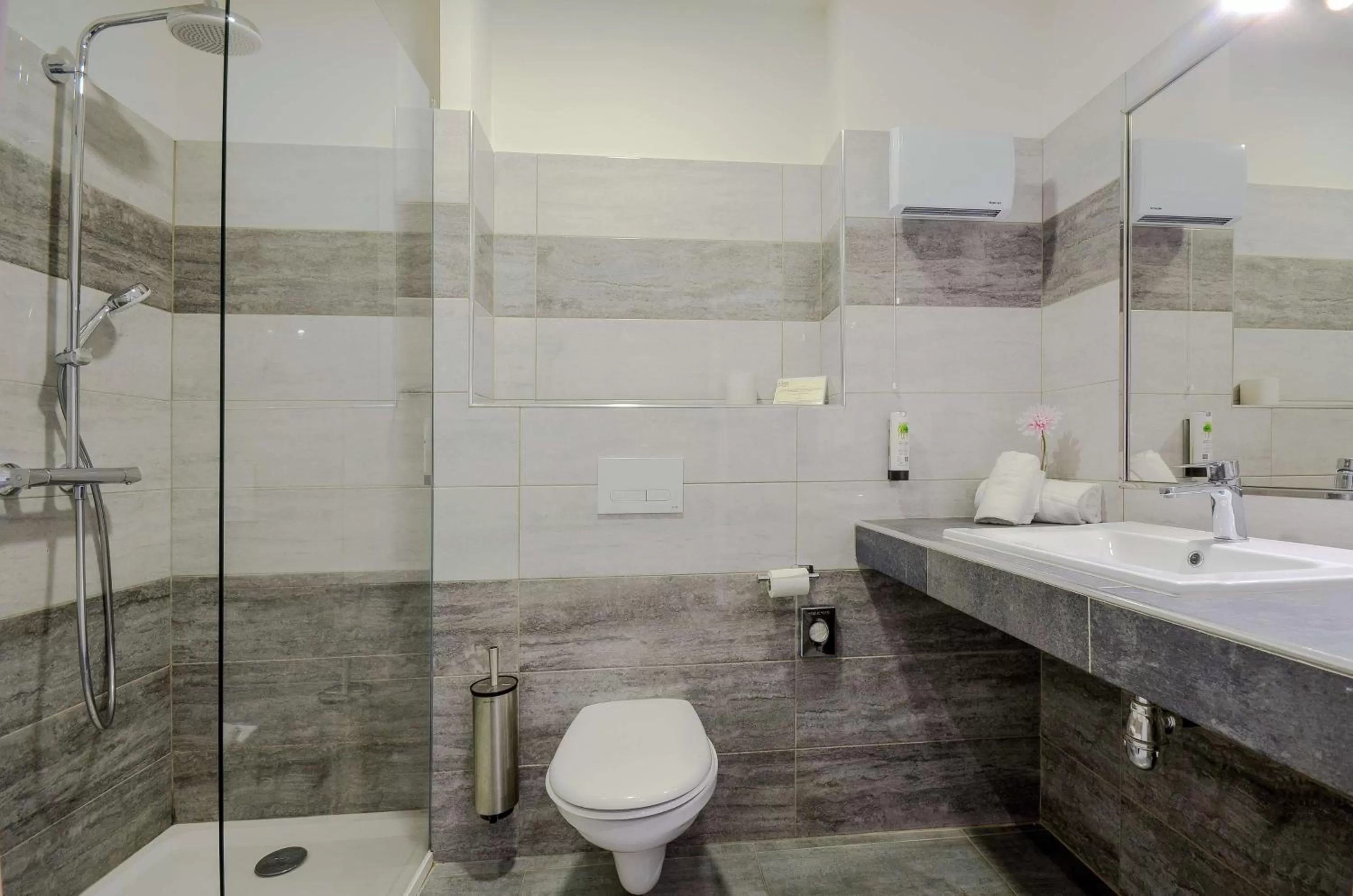 Bathroom in Sure Hotel by Best Western Beziers Le Monestie