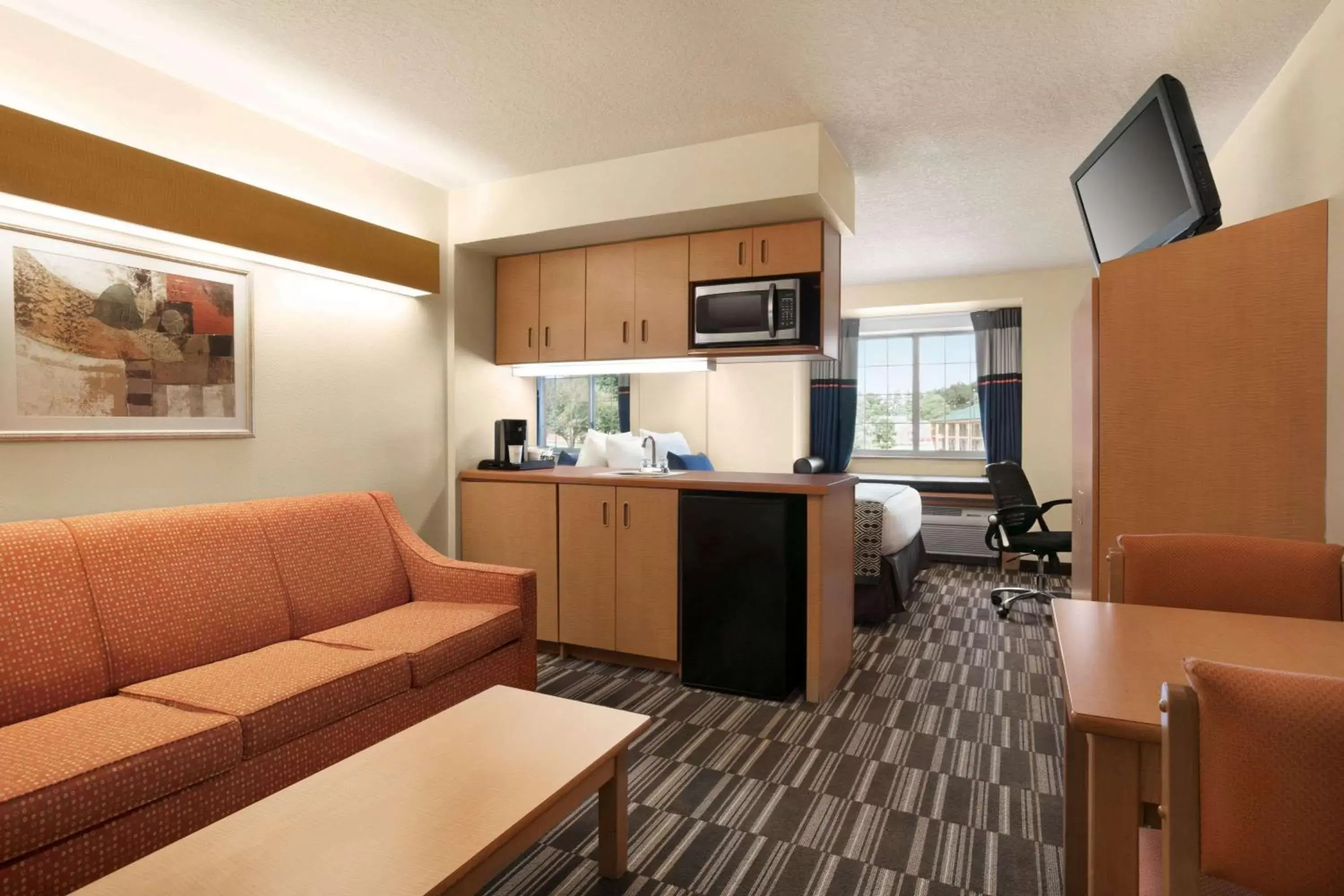 Photo of the whole room, Kitchen/Kitchenette in Microtel Inn & Suites by Wyndham Culpeper