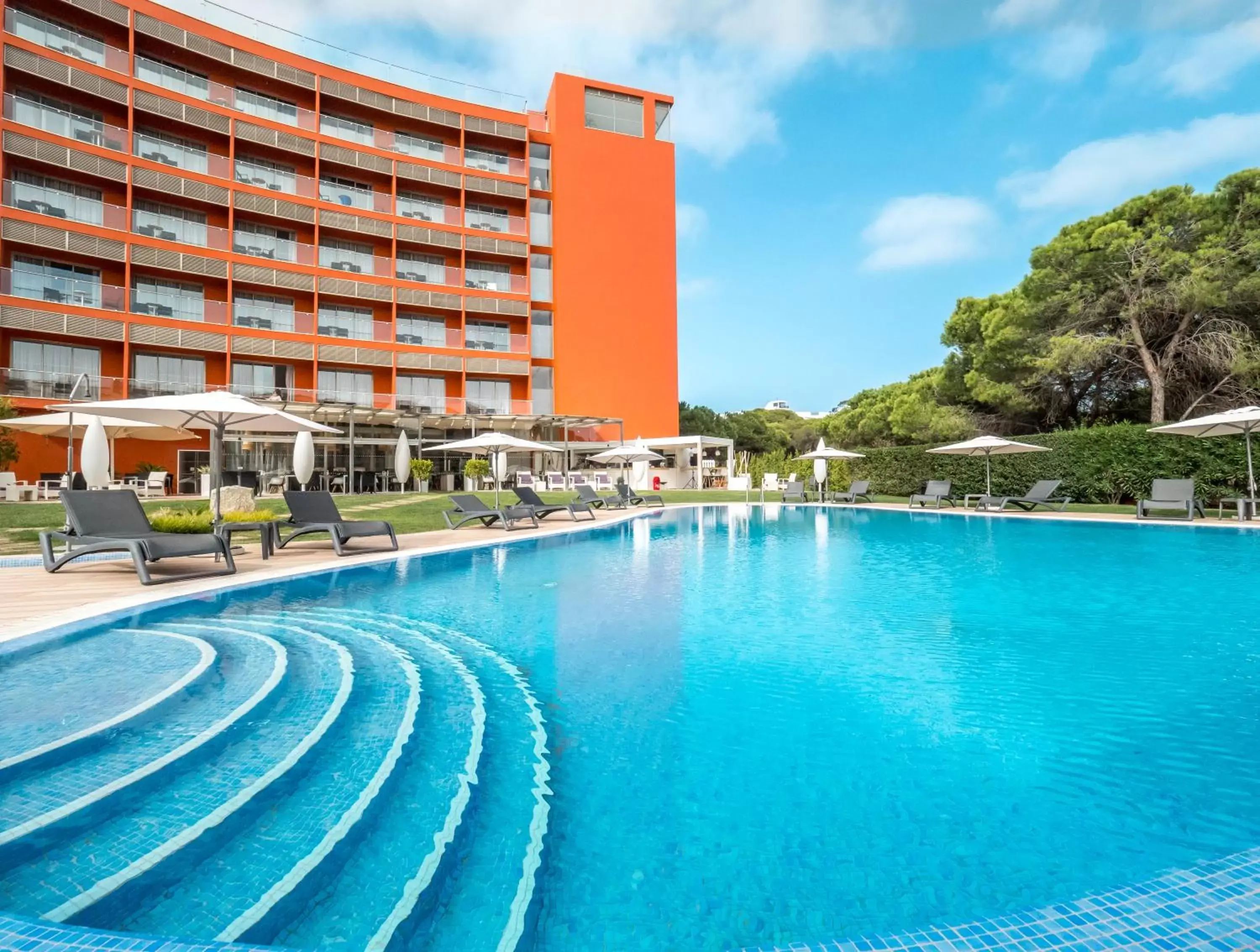 Property building, Swimming Pool in Aqua Pedra Dos Bicos Design Beach Hotel - Adults Only