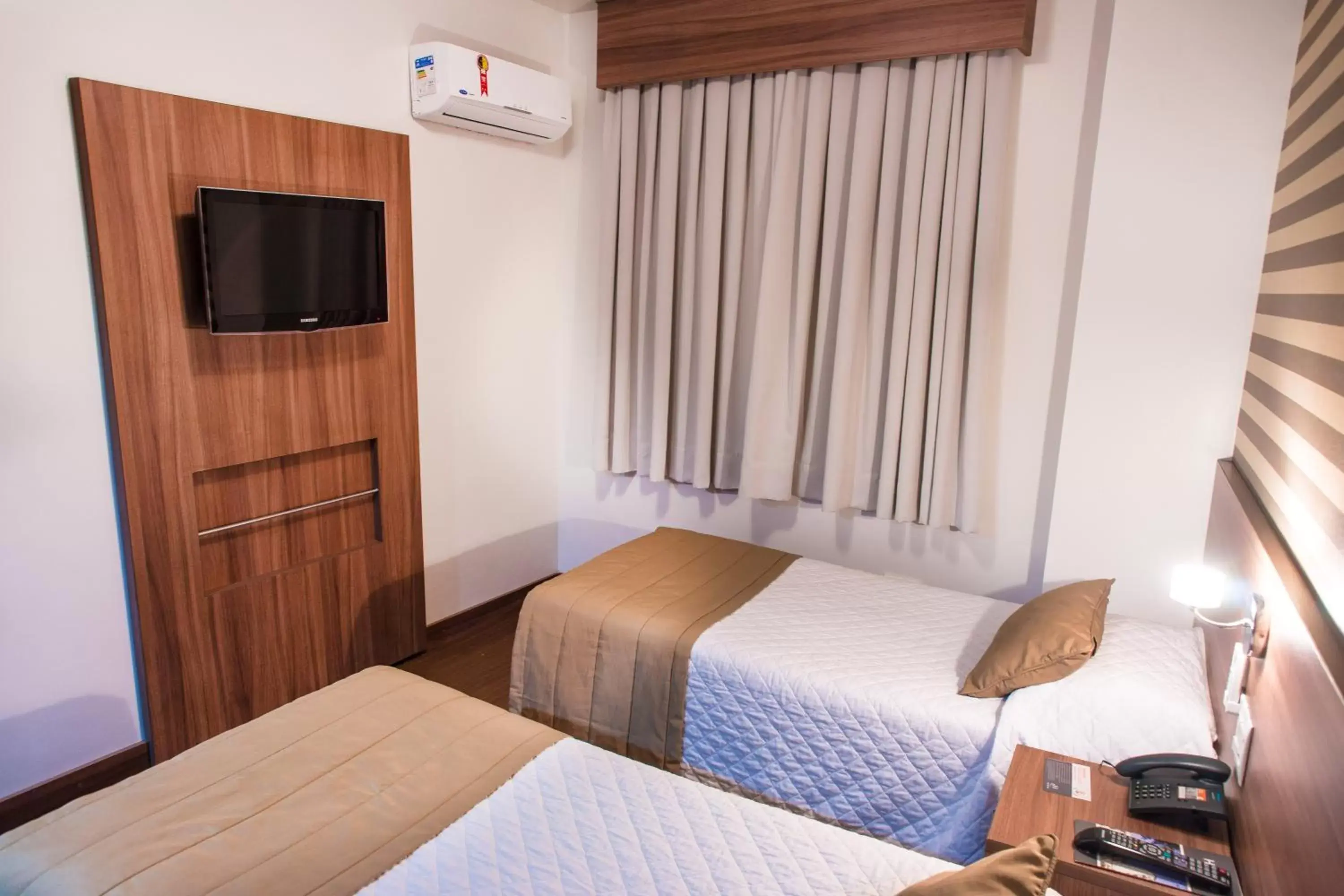 Bedroom, Bed in Hotel Continental Business - 200 metros do Complexo Hospitalar Santa Casa