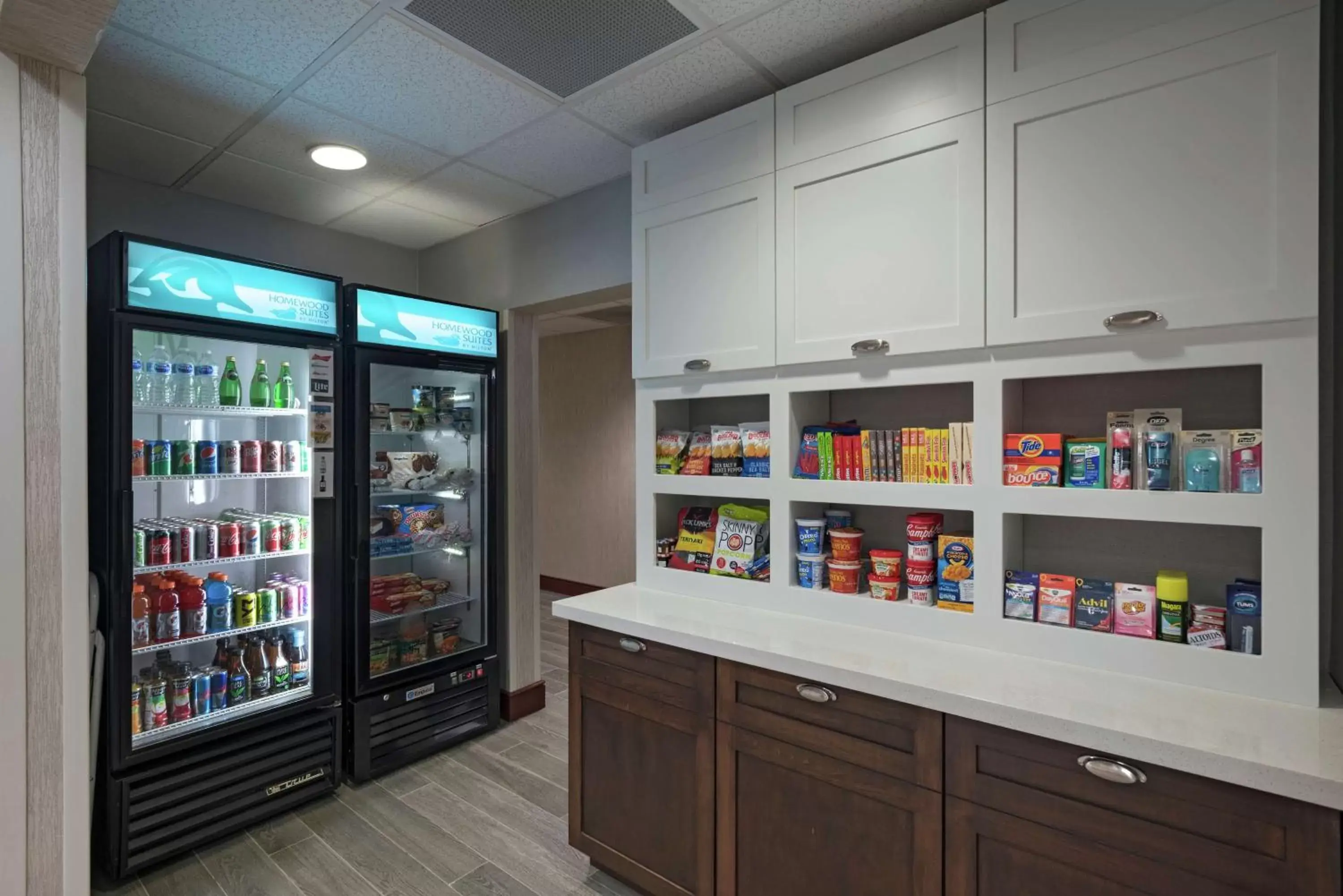 Dining area in Homewood Suites by Hilton Fort Collins