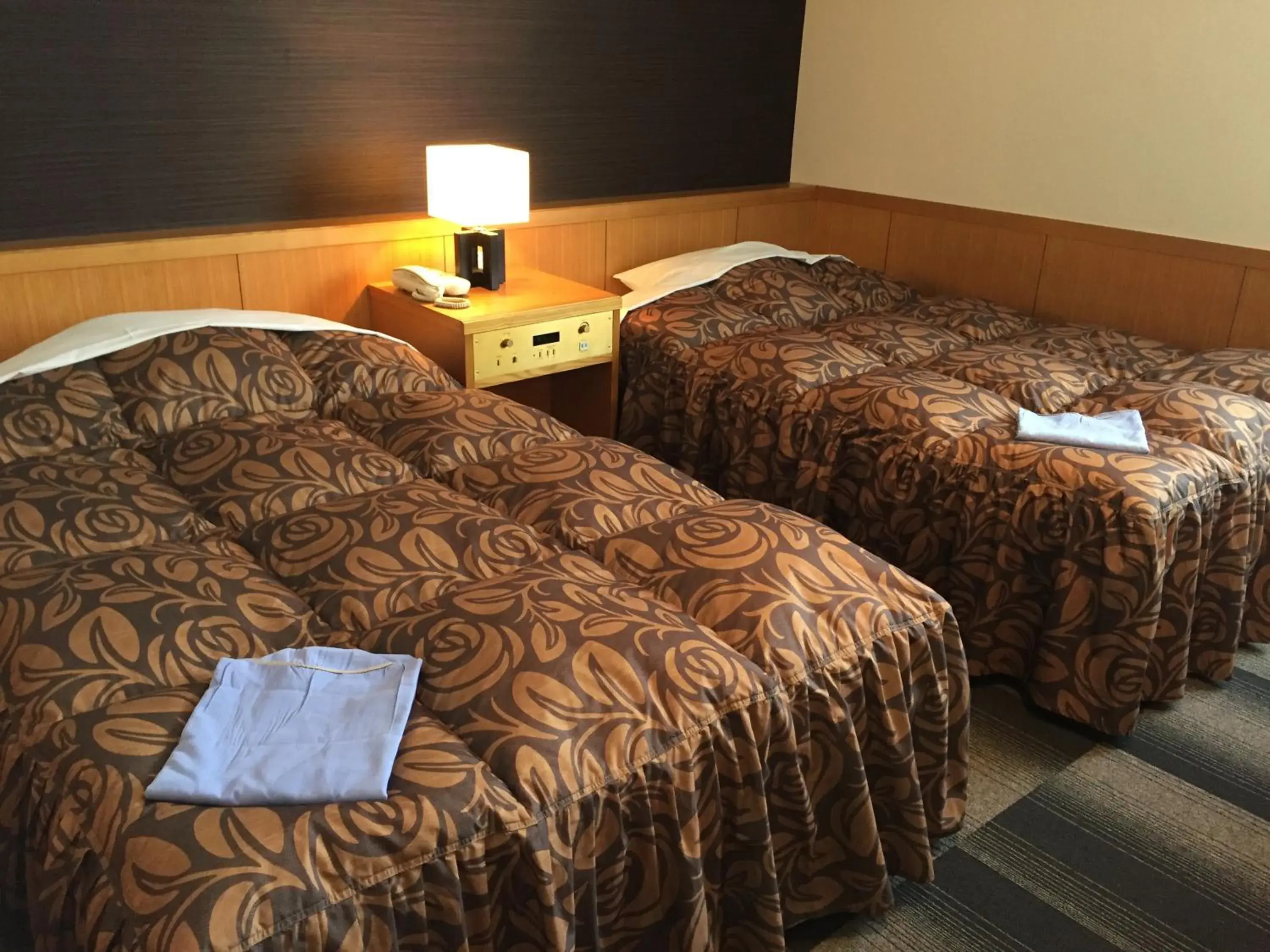 Twin Room - single occupancy - Non-Smoking in Hotel Socia Twin Room - single occupancy - Non-Smoking in Hotel Socia